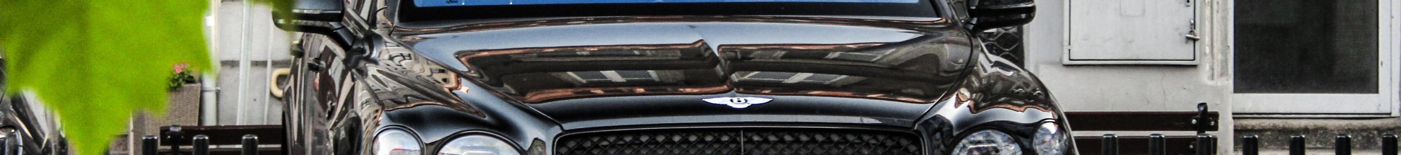 Bentley Bentayga Azure