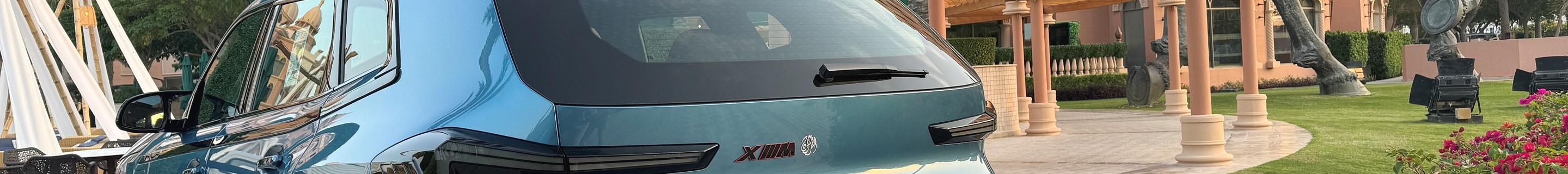 BMW XM G09 Label Red