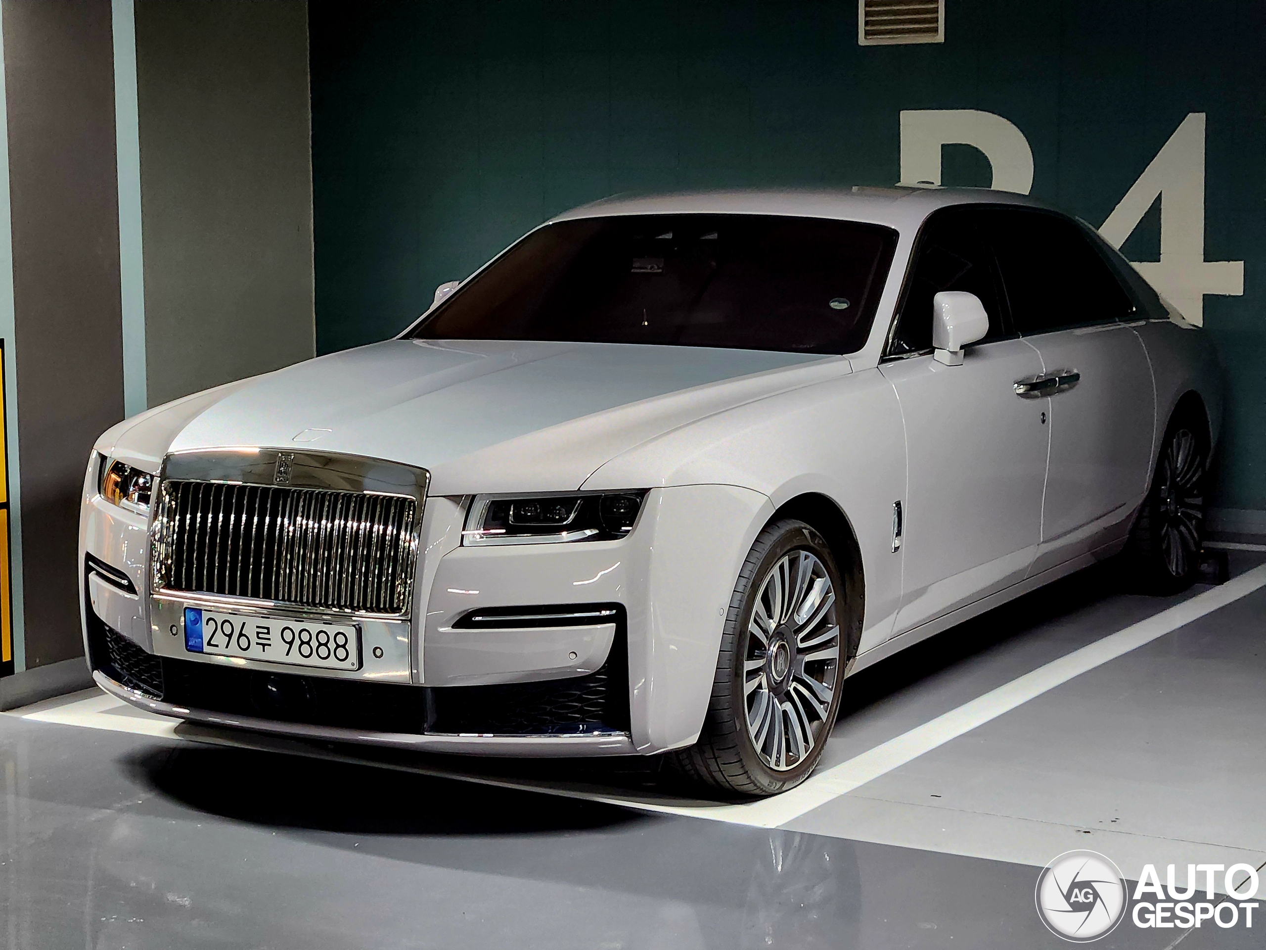 Rolls-Royce Ghost 2021