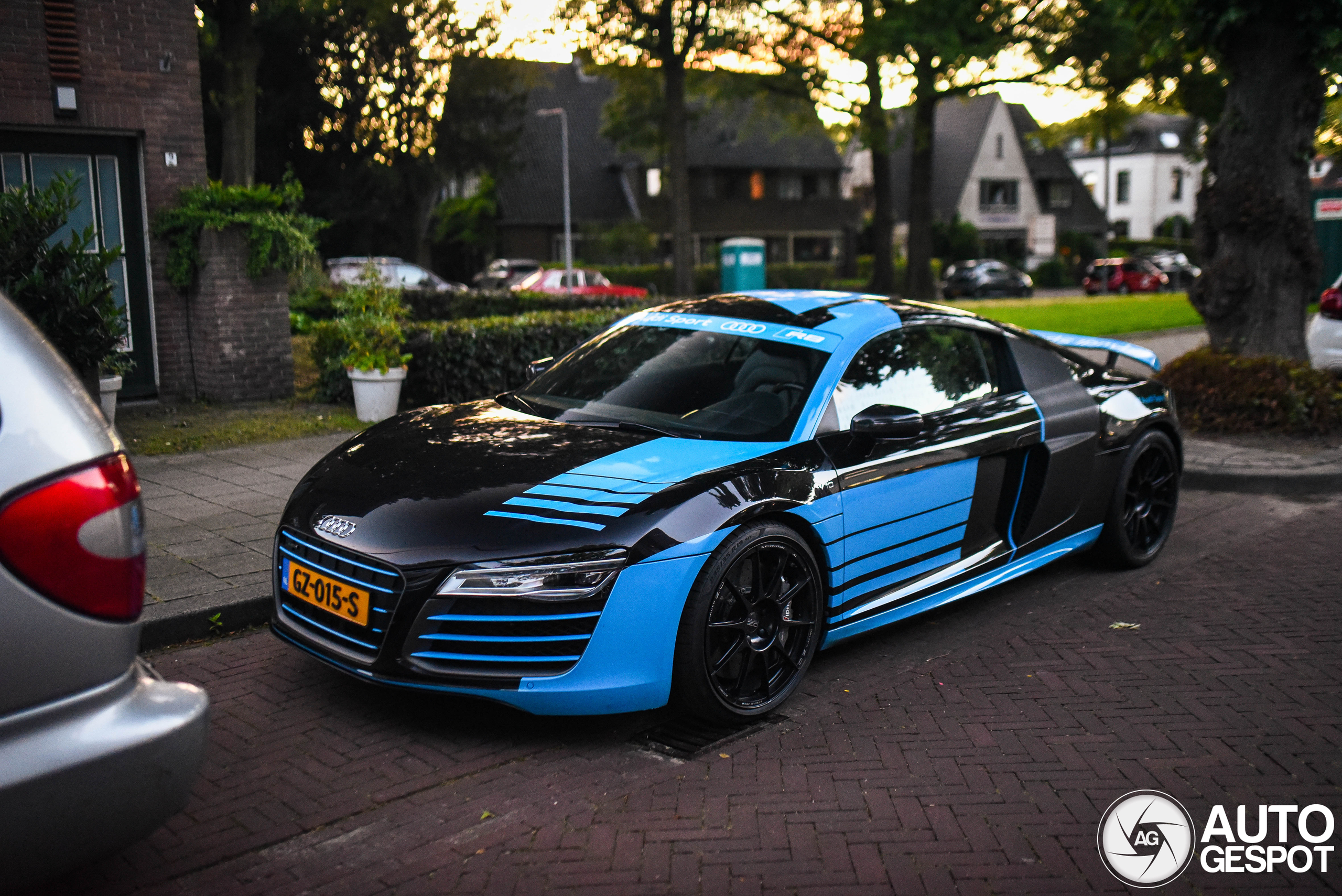 Audi R8 V10 Plus 2013