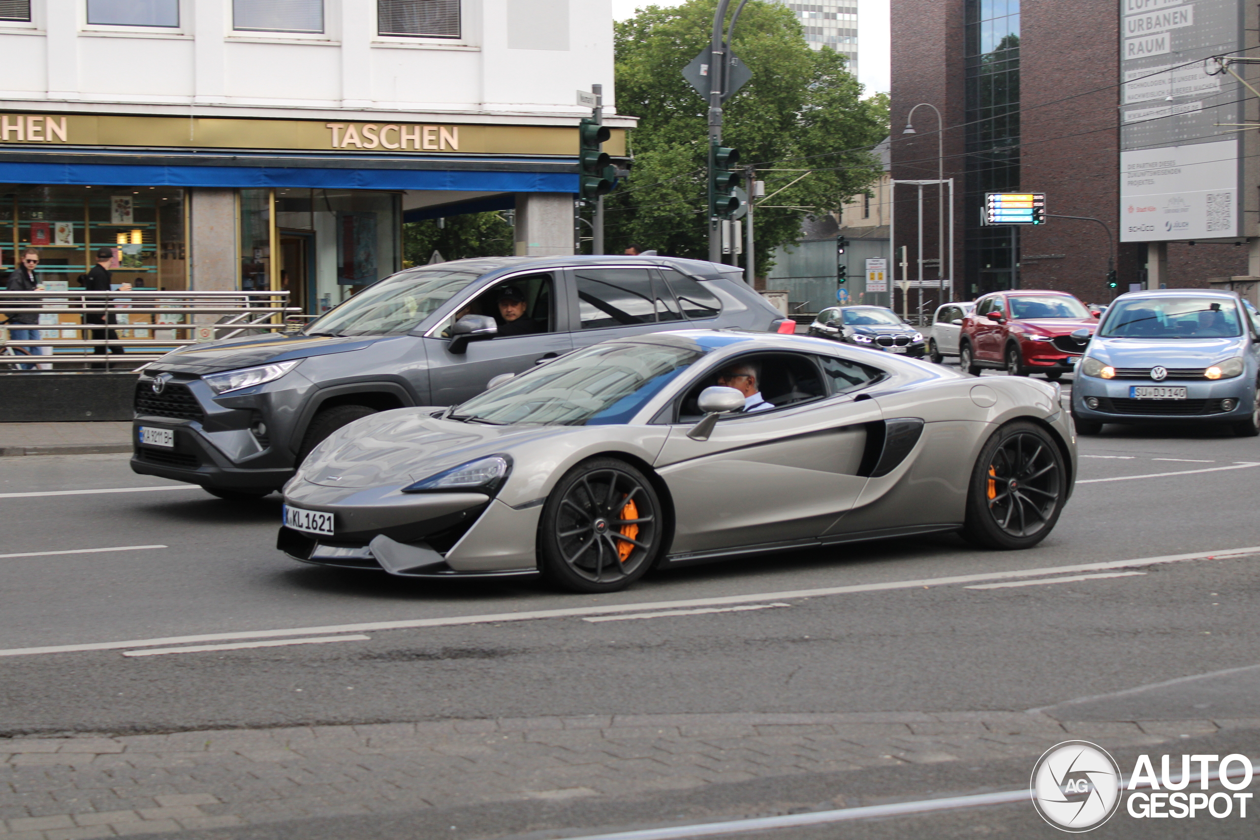 McLaren 570GT