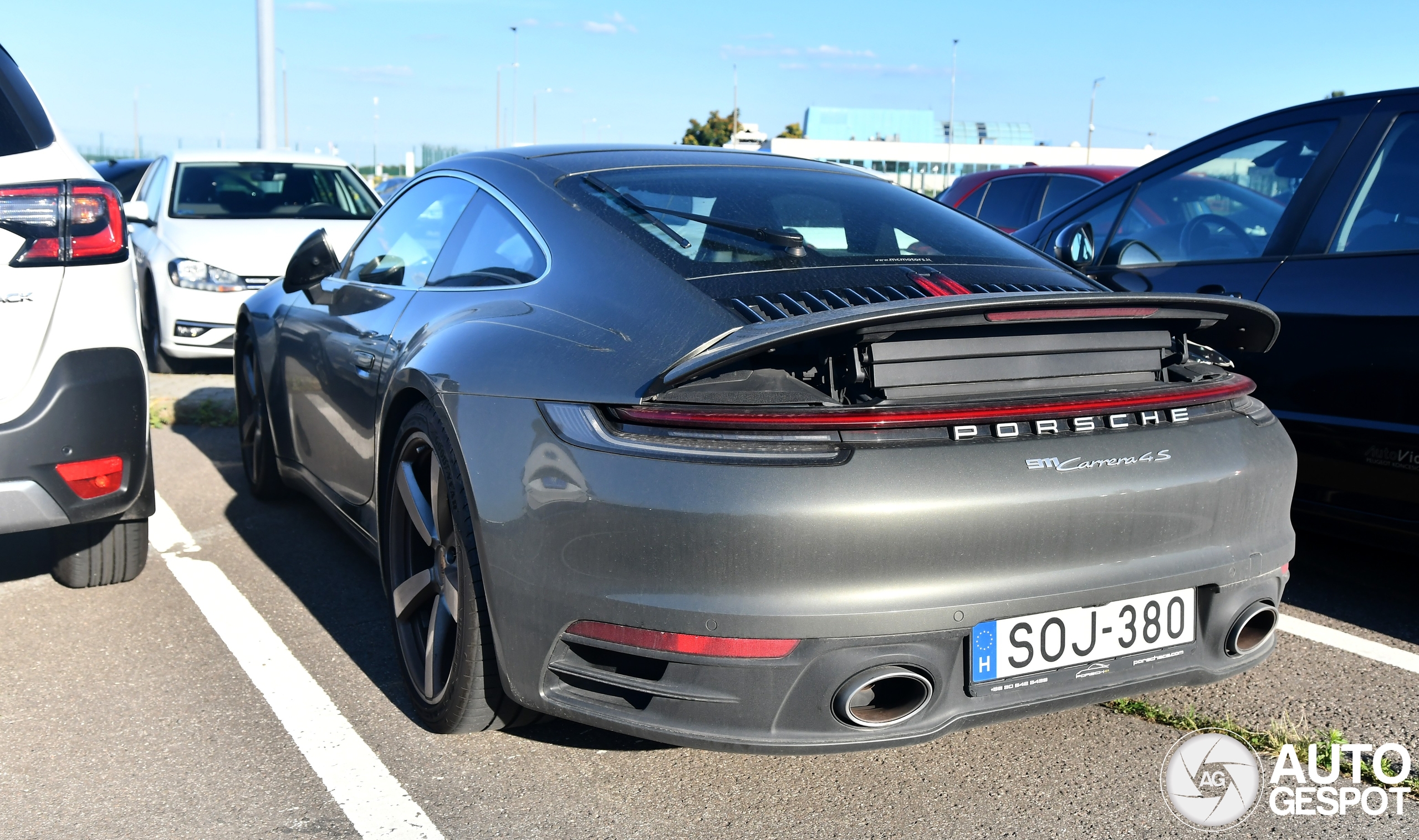 Porsche 992 Carrera 4S