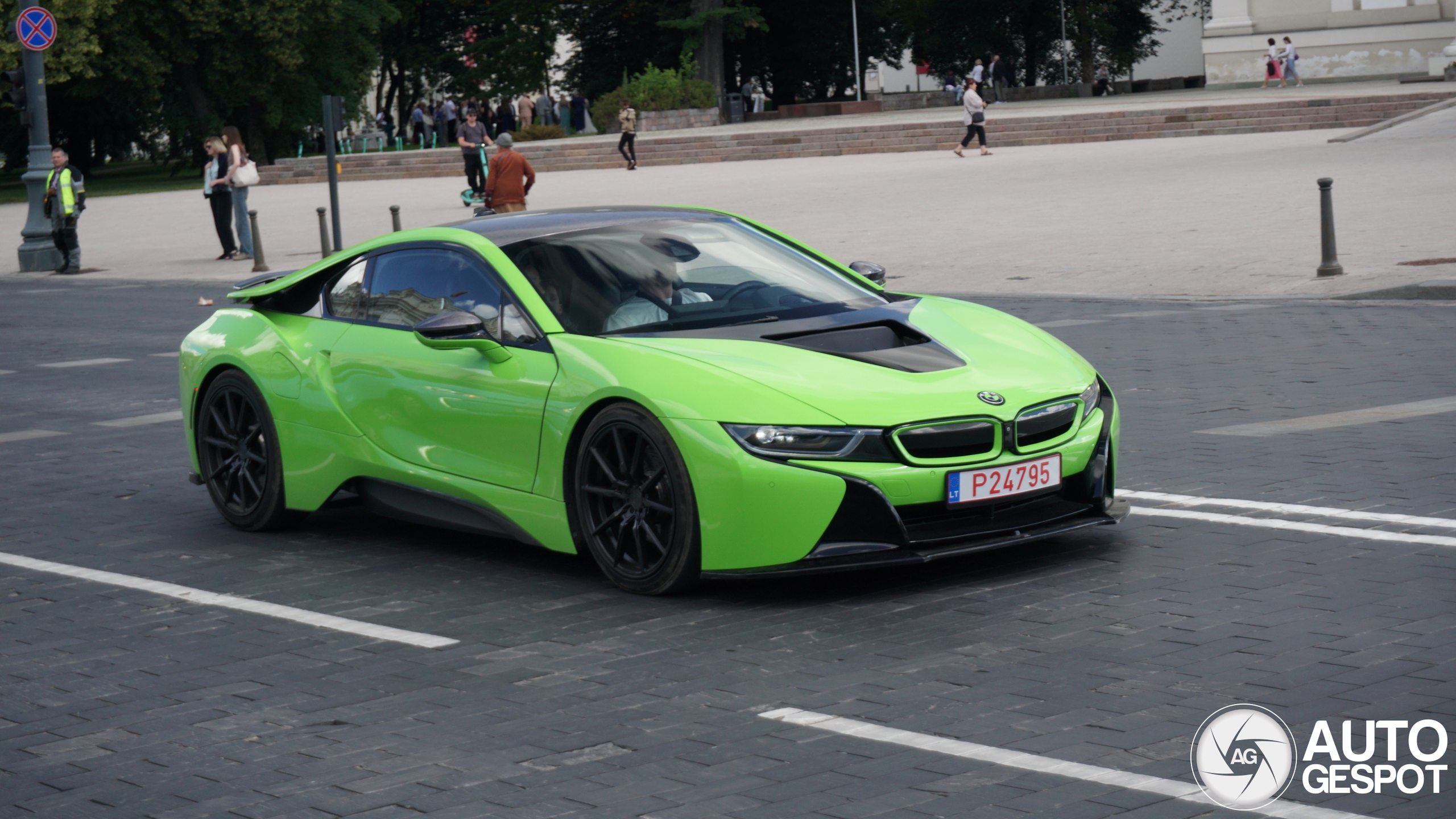 BMW i8