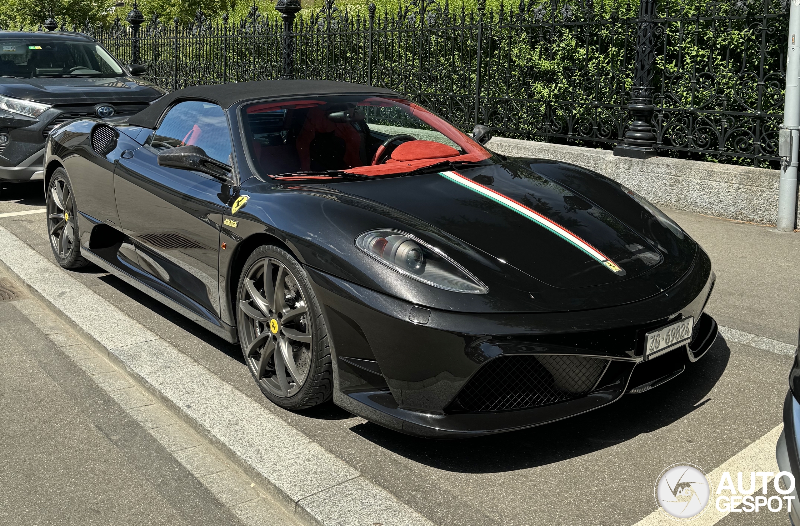 Ferrari Scuderia Spider 16M