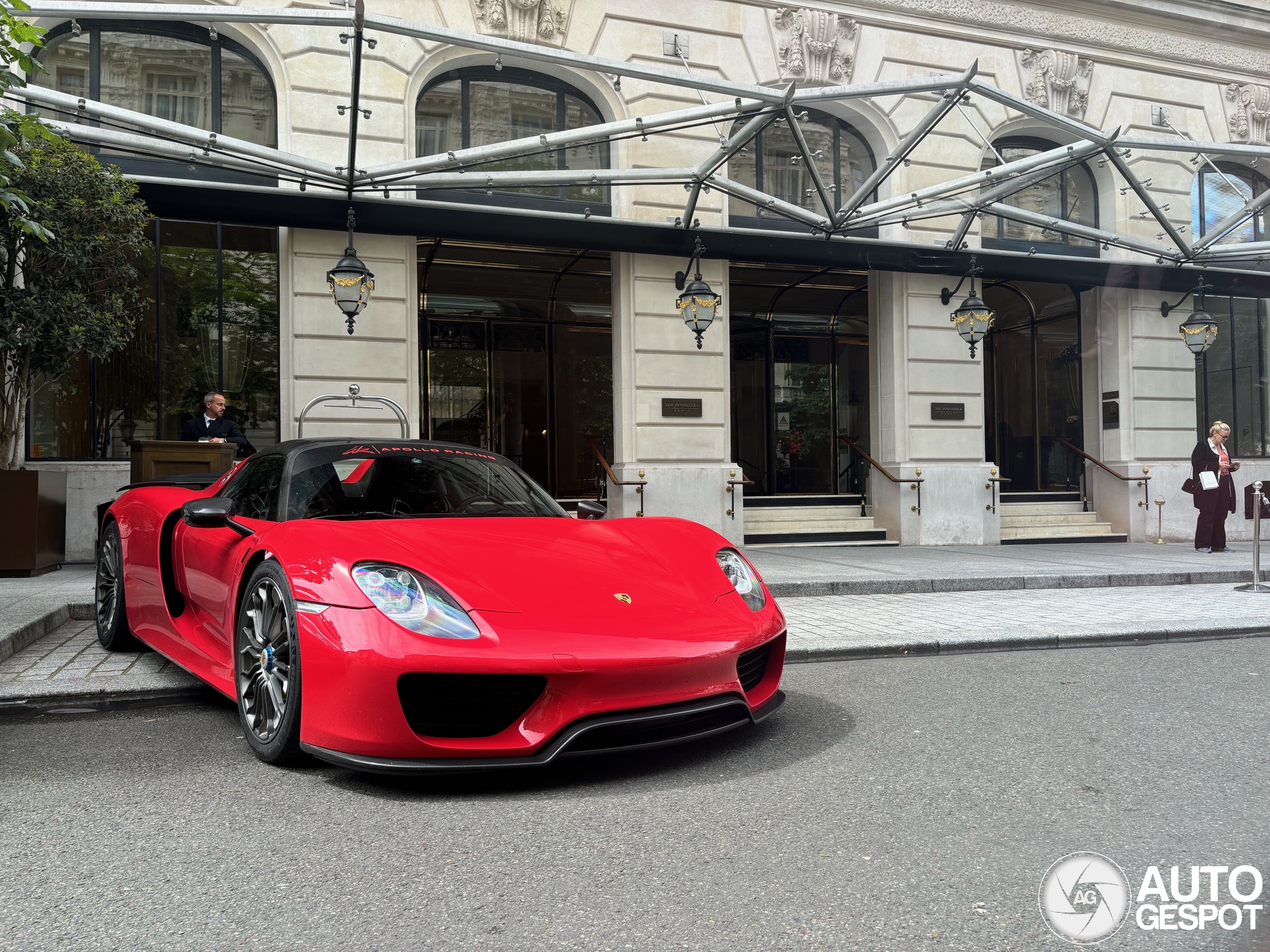 This 918 Spyder is being driven properly