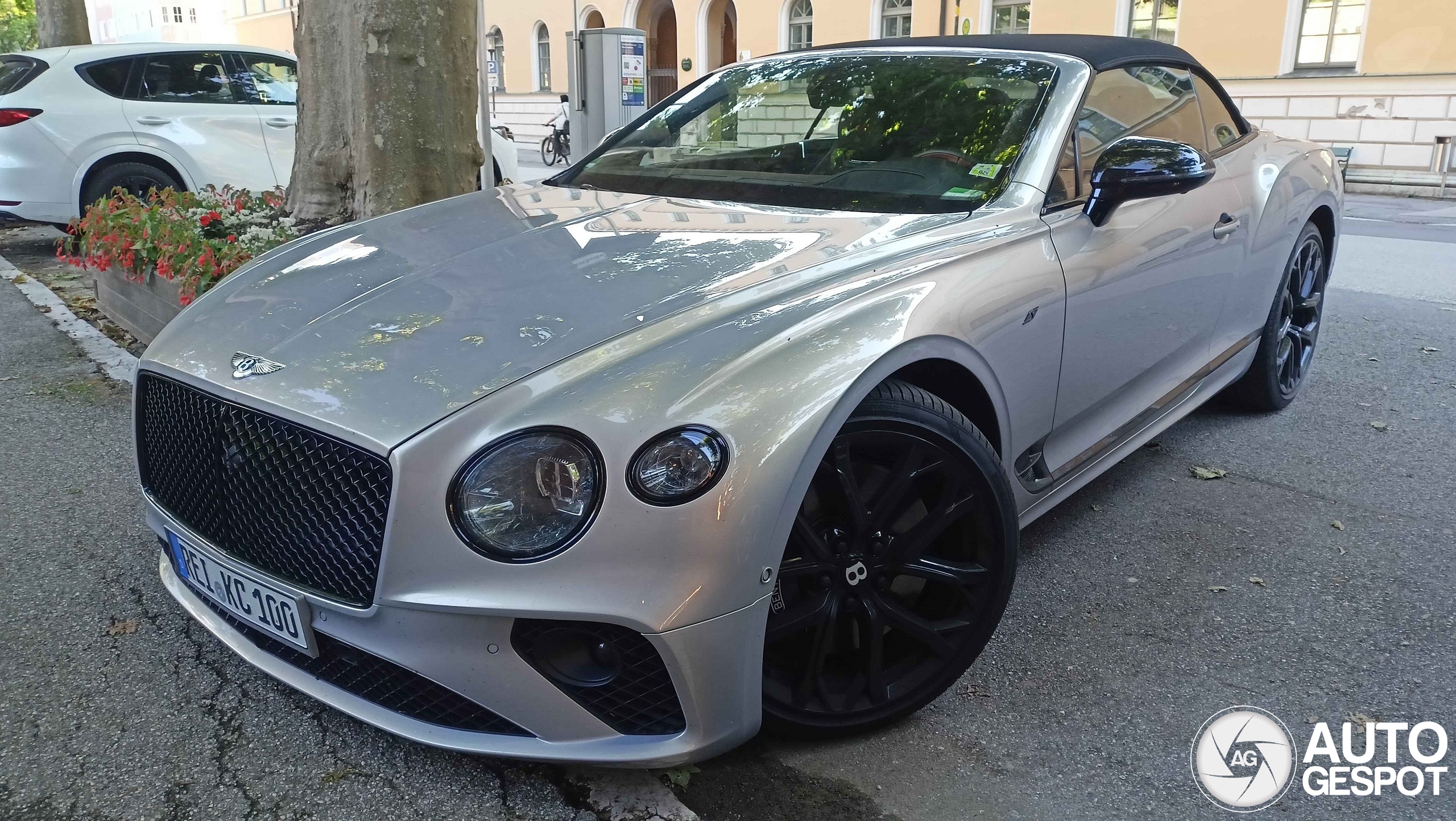 Bentley Continental GTC V8 S 2023