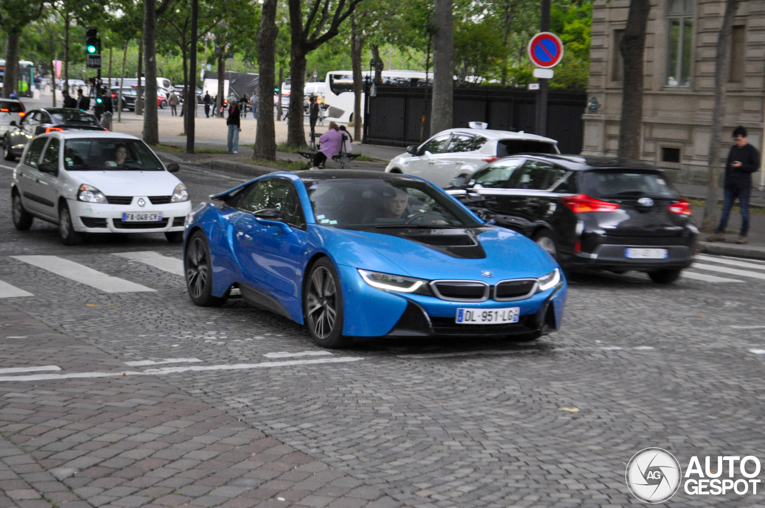 BMW i8