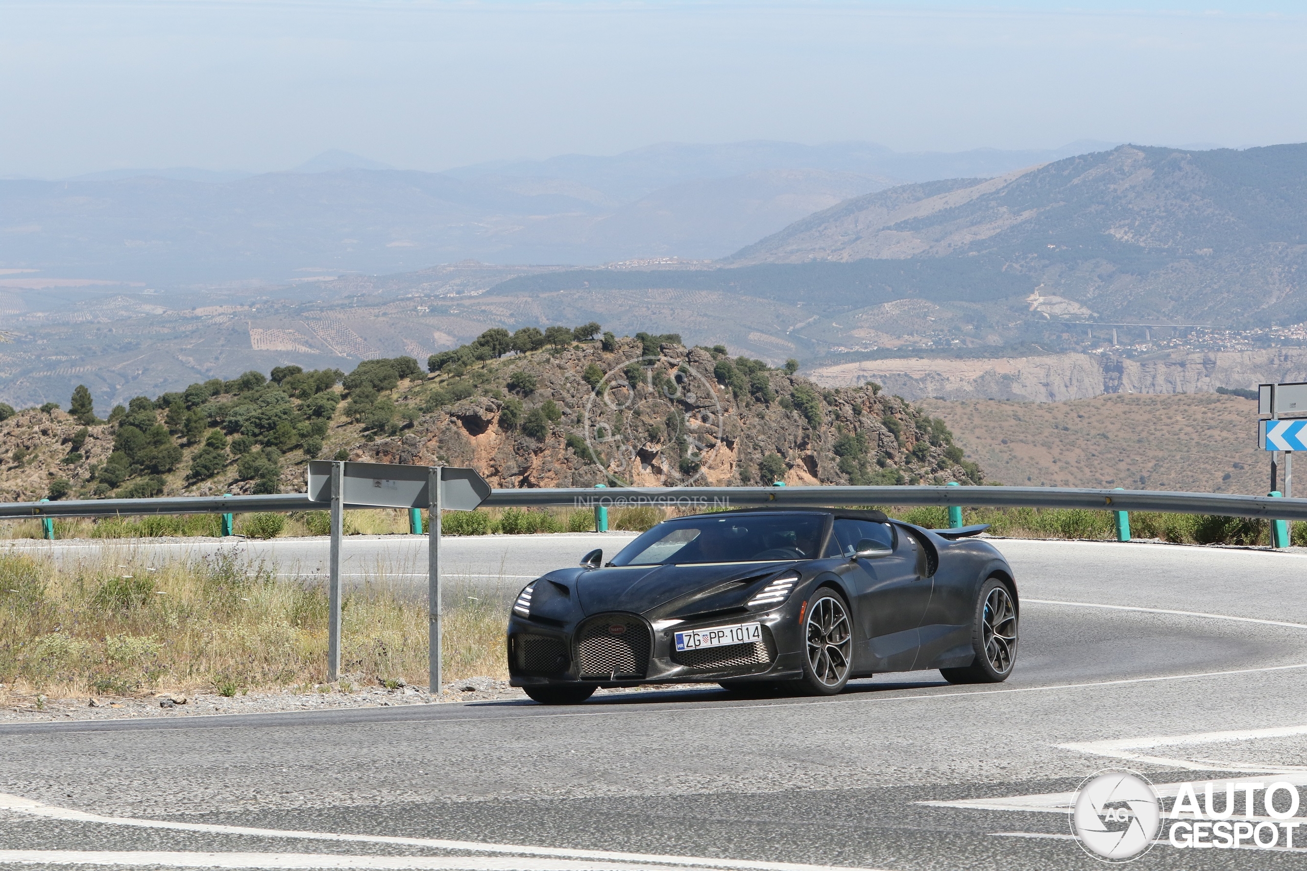 Bugatti W16 Mistral gesnapt in Spanje
