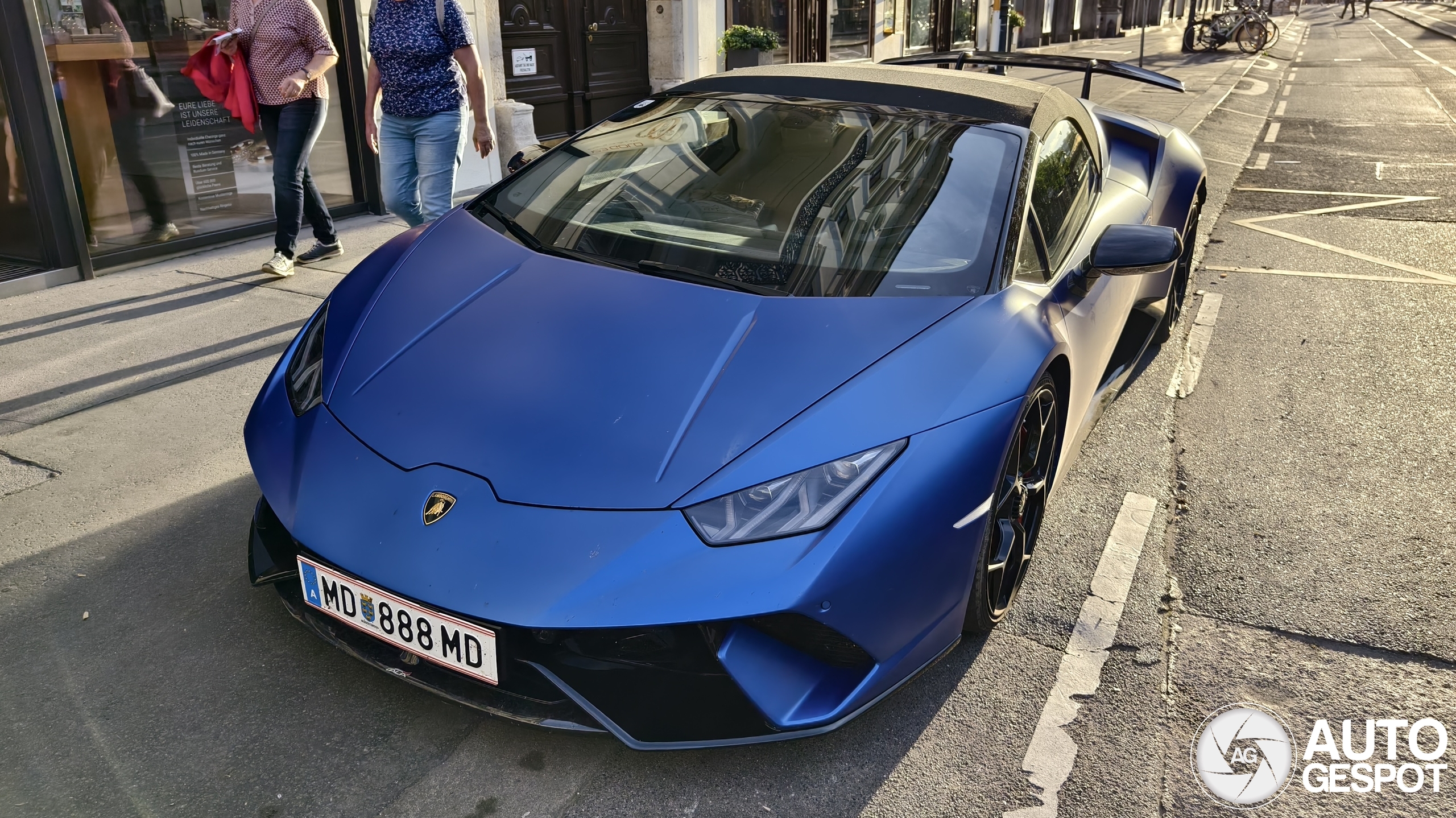 Lamborghini Huracán LP640-4 Performante Spyder