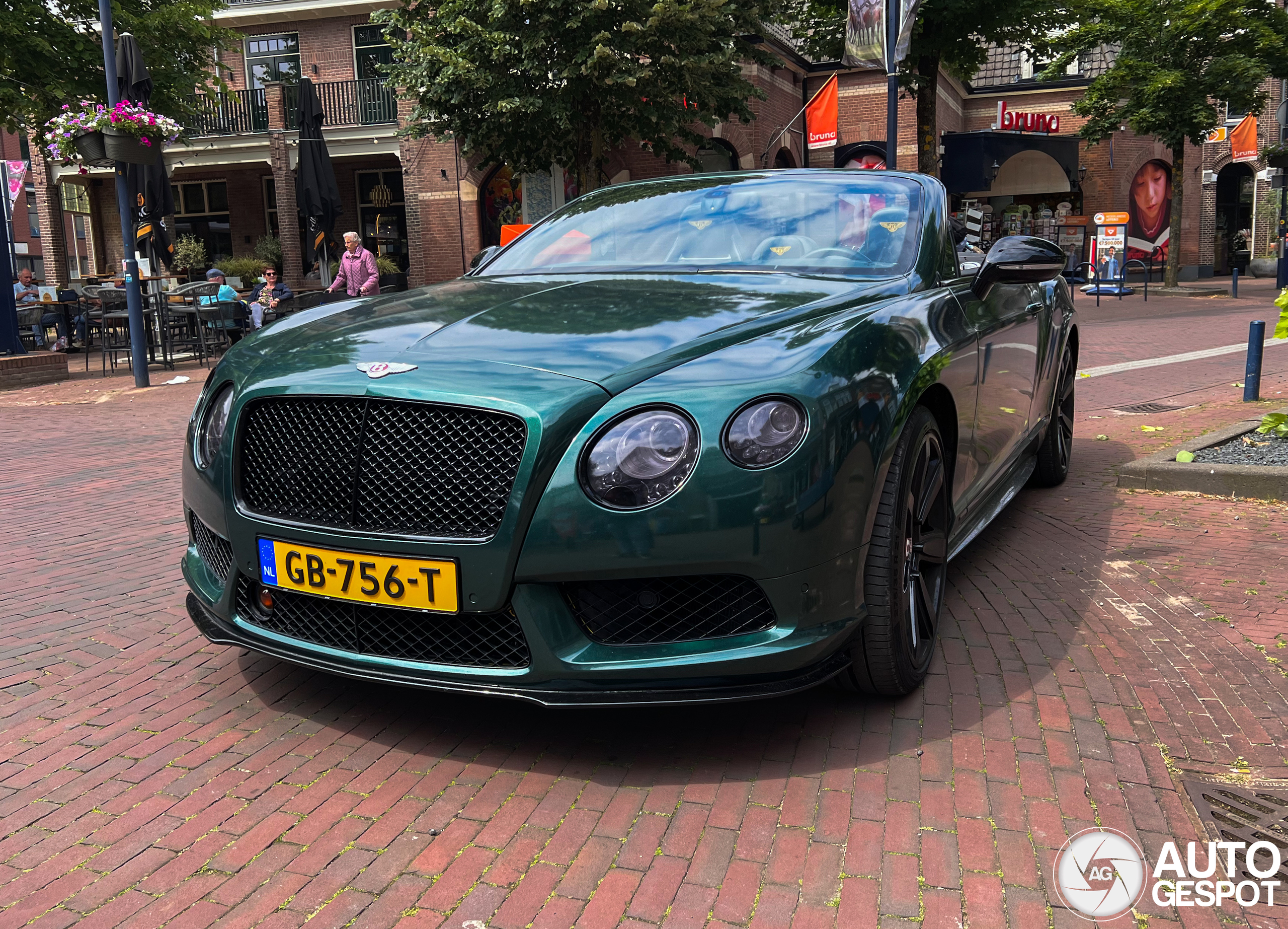 Bentley Continental GTC V8 S