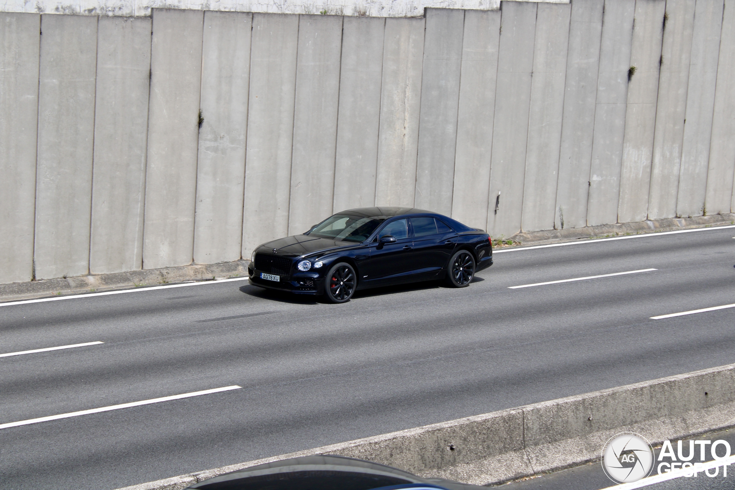 Bentley Flying Spur Hybrid