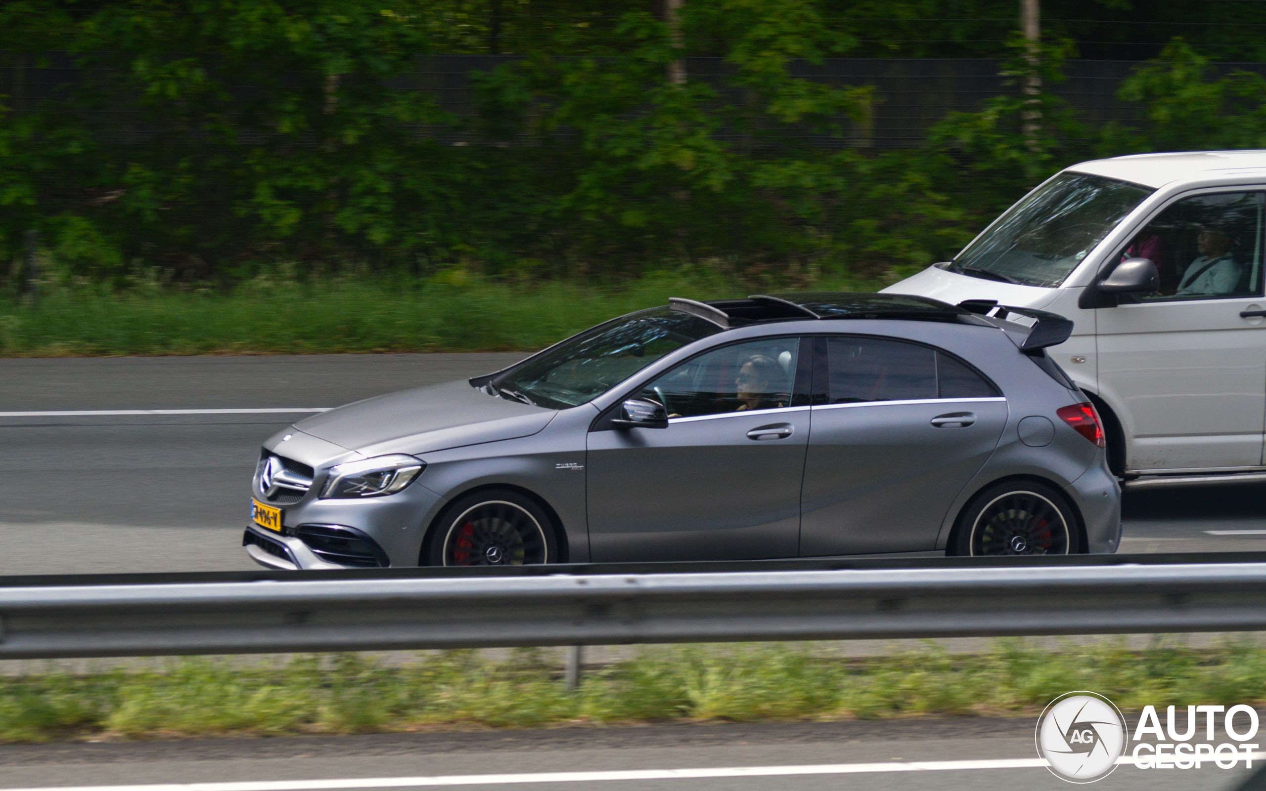 Mercedes-AMG A 45 W176 2015