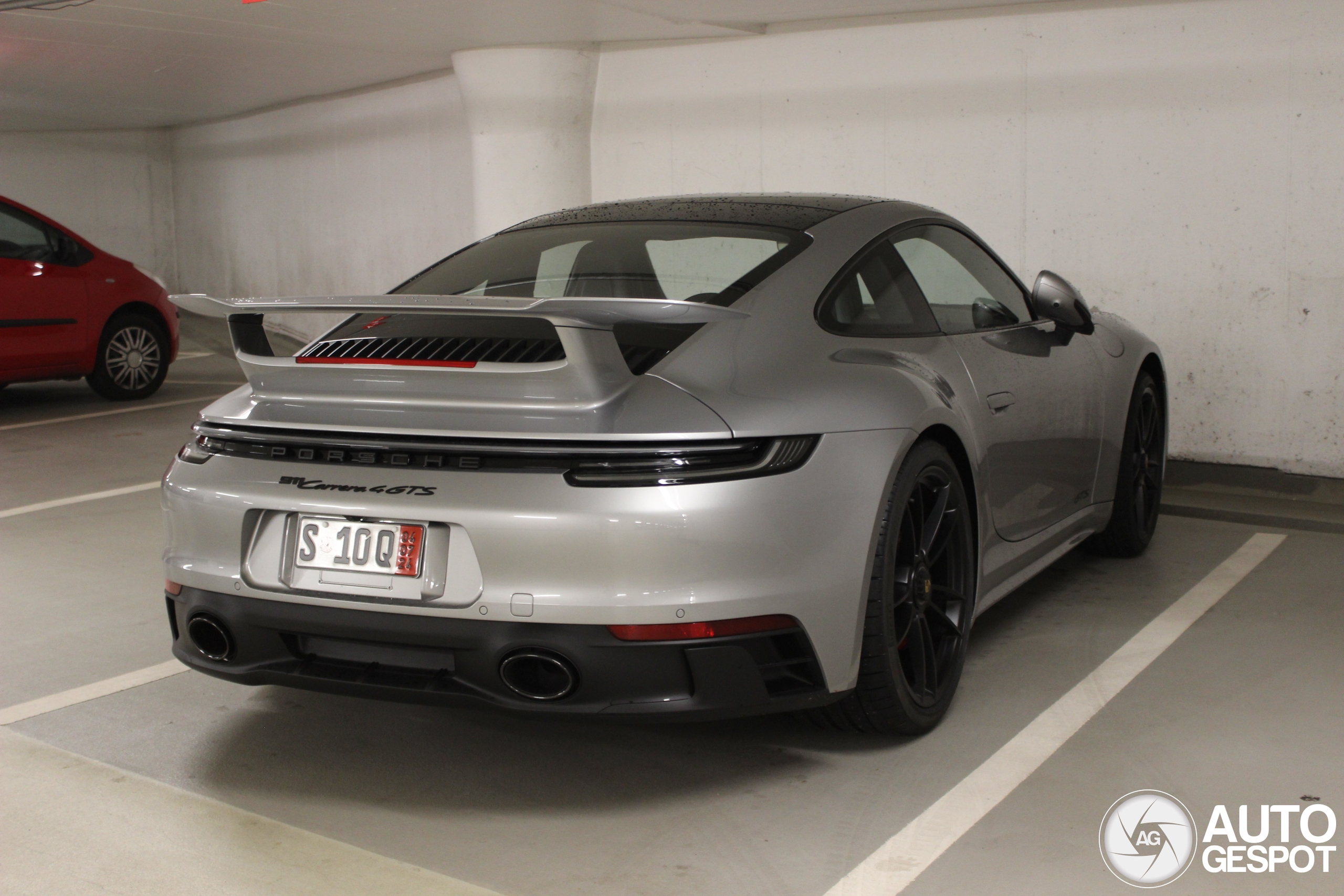 Porsche 992 Carrera 4 GTS