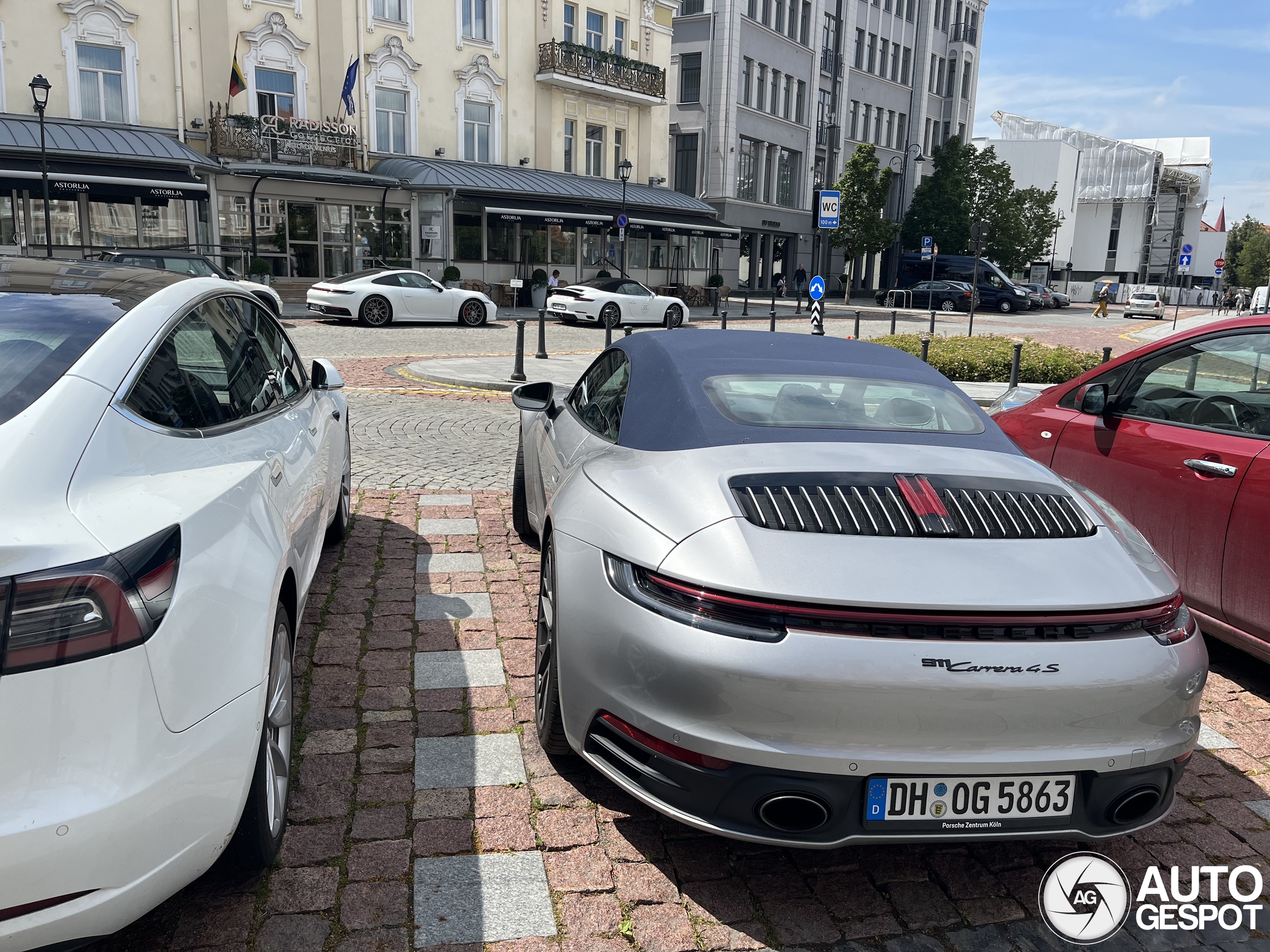 Porsche 992 Carrera 4S Cabriolet