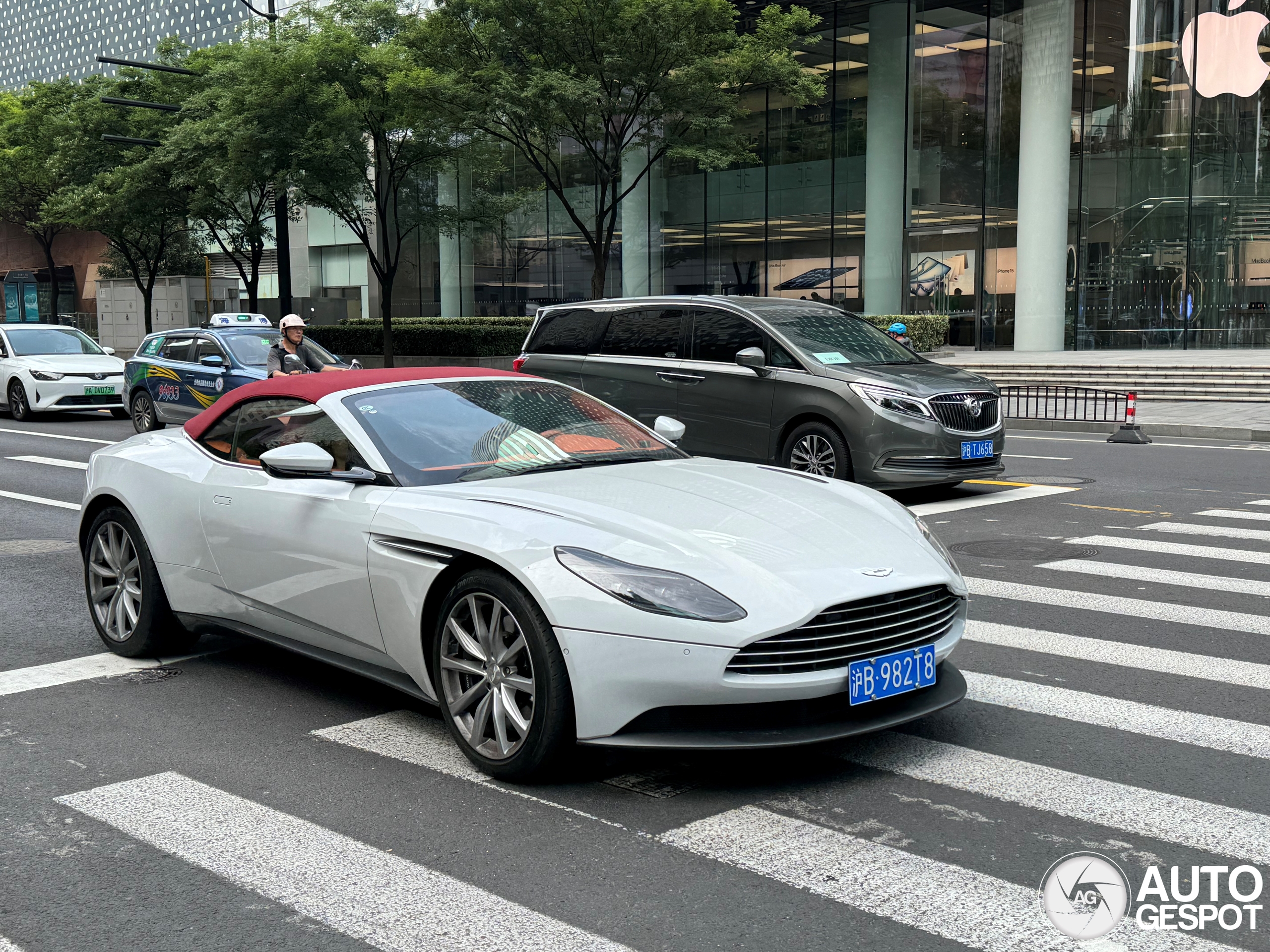 Aston Martin DB11 V8 Volante