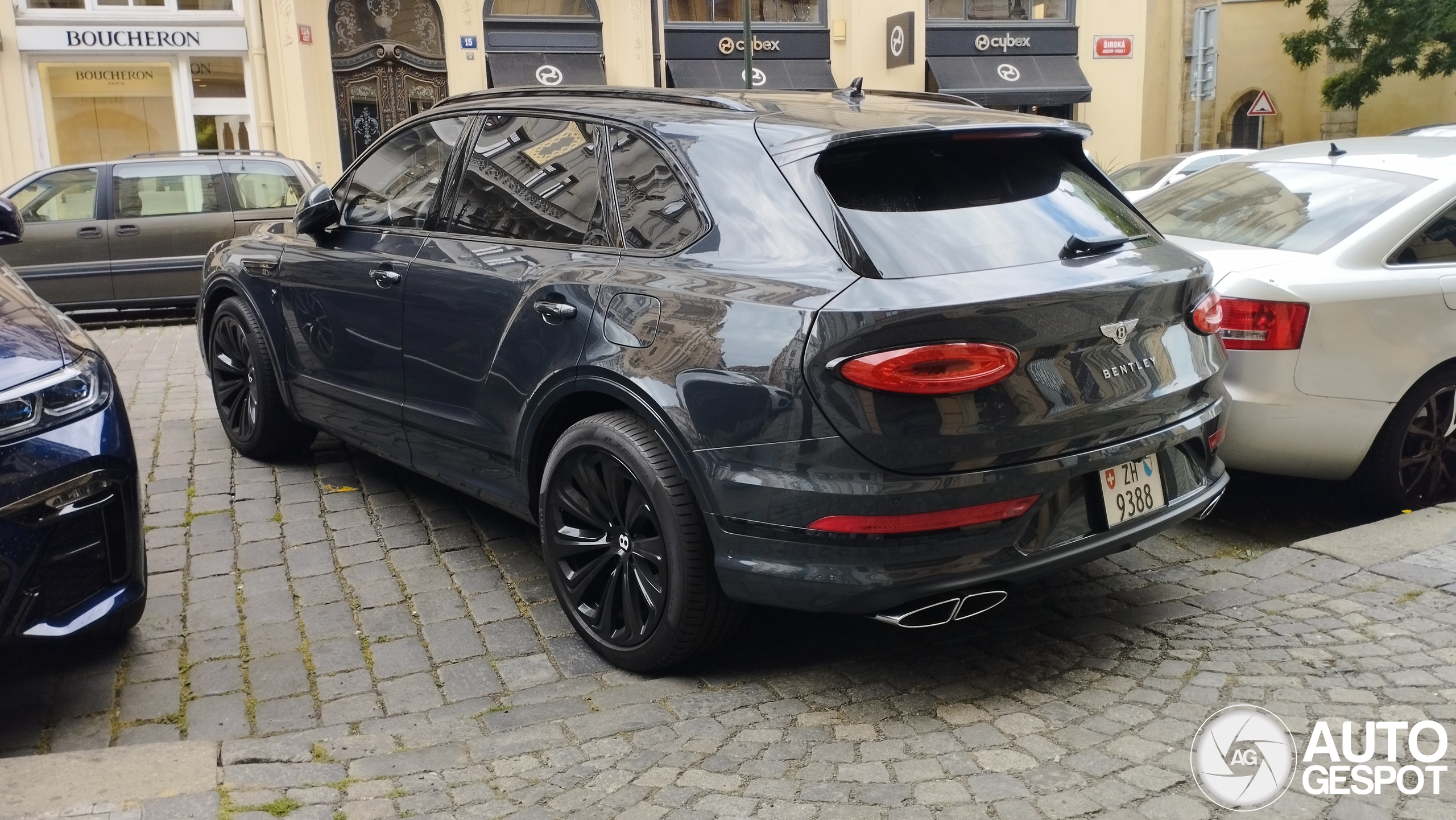 Bentley Bentayga V8 2021