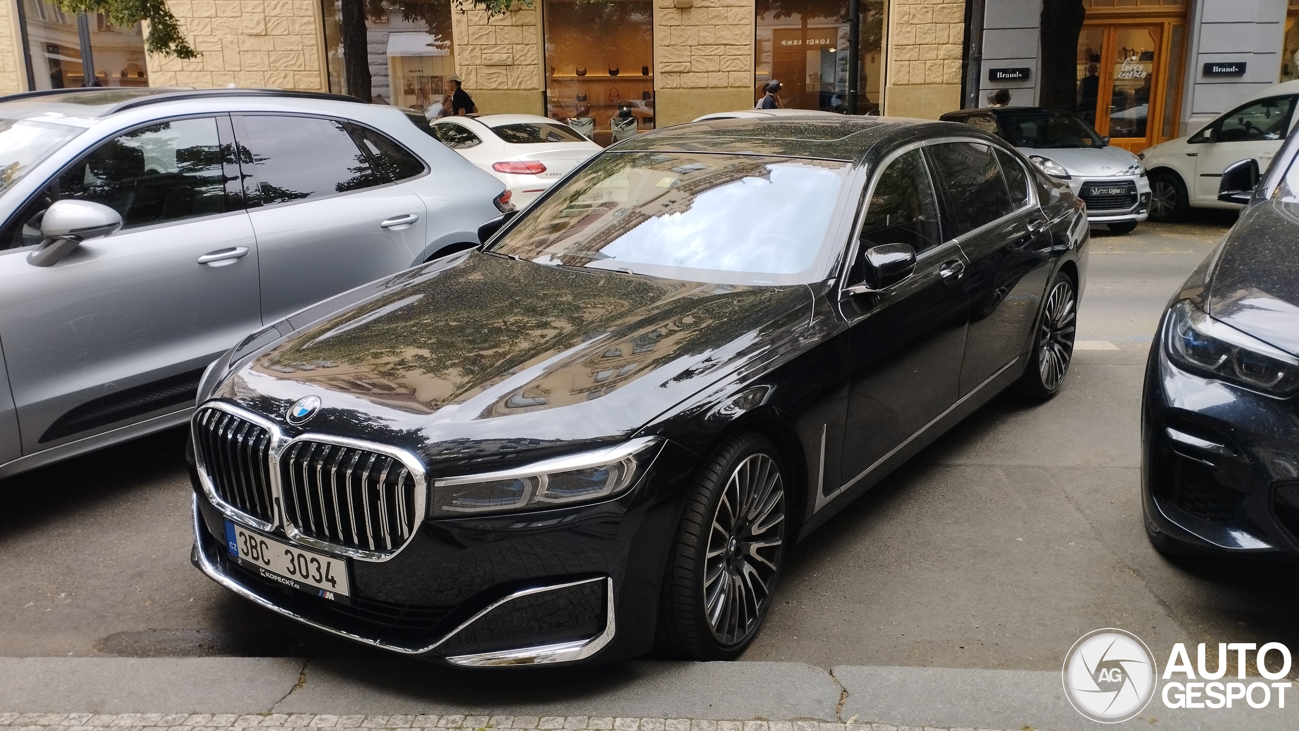 BMW M760Li xDrive 2019