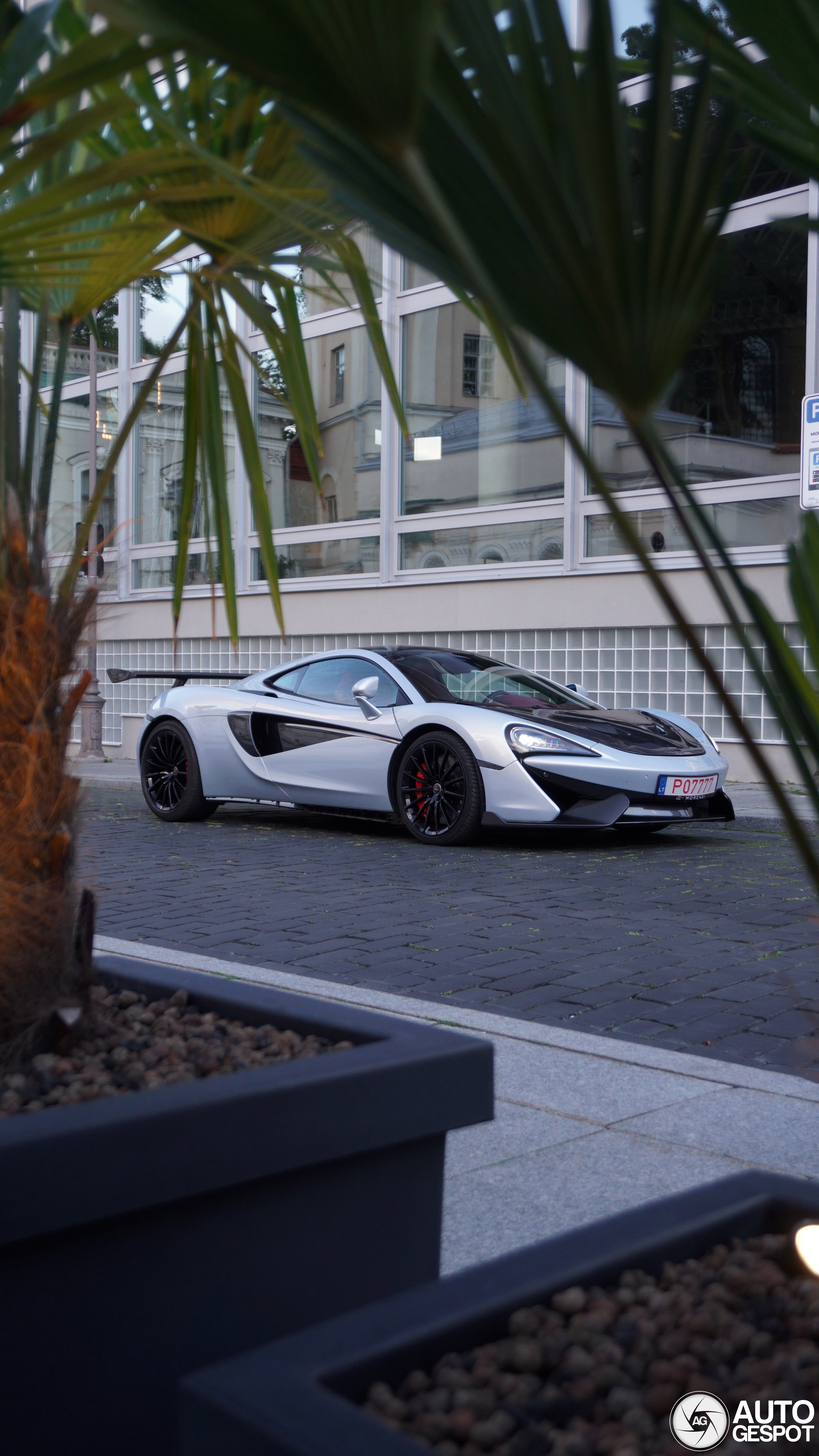 McLaren 570S