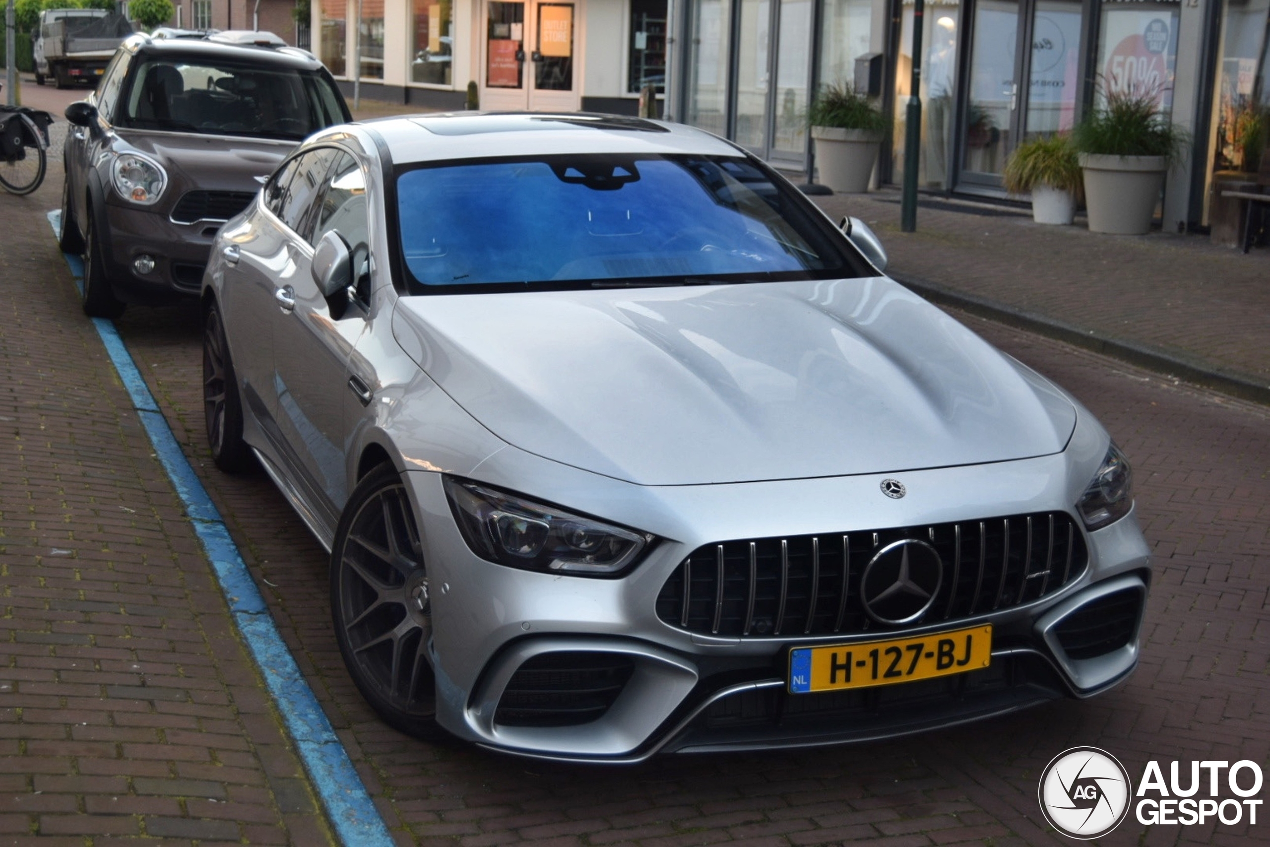 Mercedes-AMG GT 63 S X290