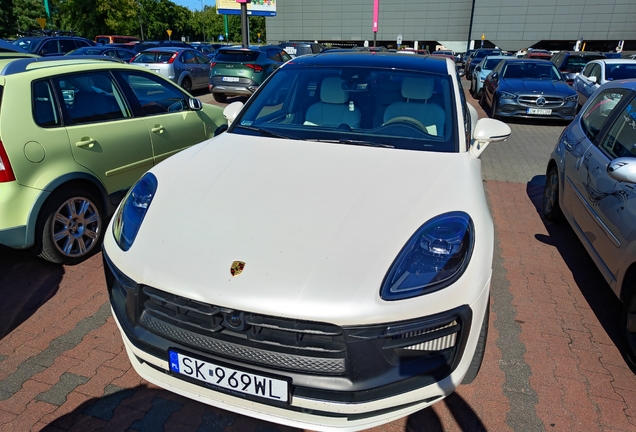 Porsche 95B Macan GTS MkIII