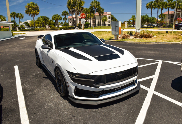 Ford Mustang Dark Horse 2024