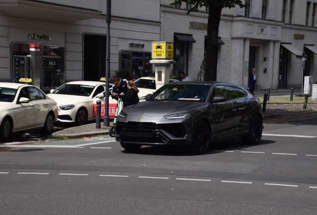 Lamborghini Urus Performante