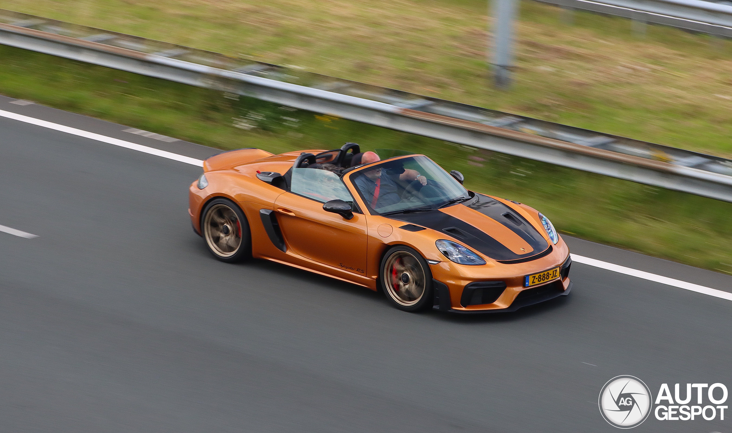 Porsche 718 Spyder RS Weissach Package heeft een uniek kleurtje