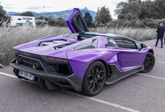 Lamborghini Aventador LP780-4 Ultimae Roadster