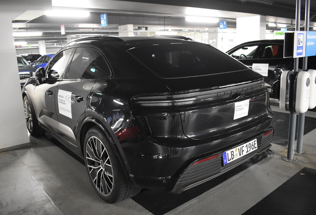 Porsche Macan EV Turbo