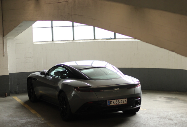 Aston Martin DB11 AMR