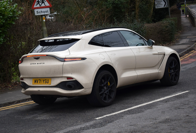 Aston Martin DBX