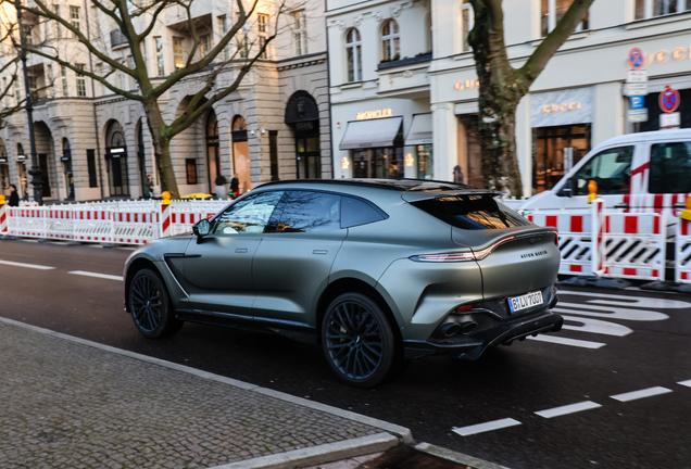 Aston Martin DBX707