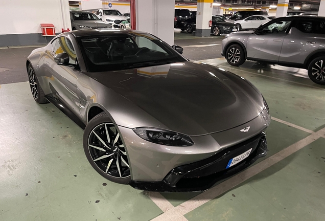 Aston Martin V8 Vantage 2018