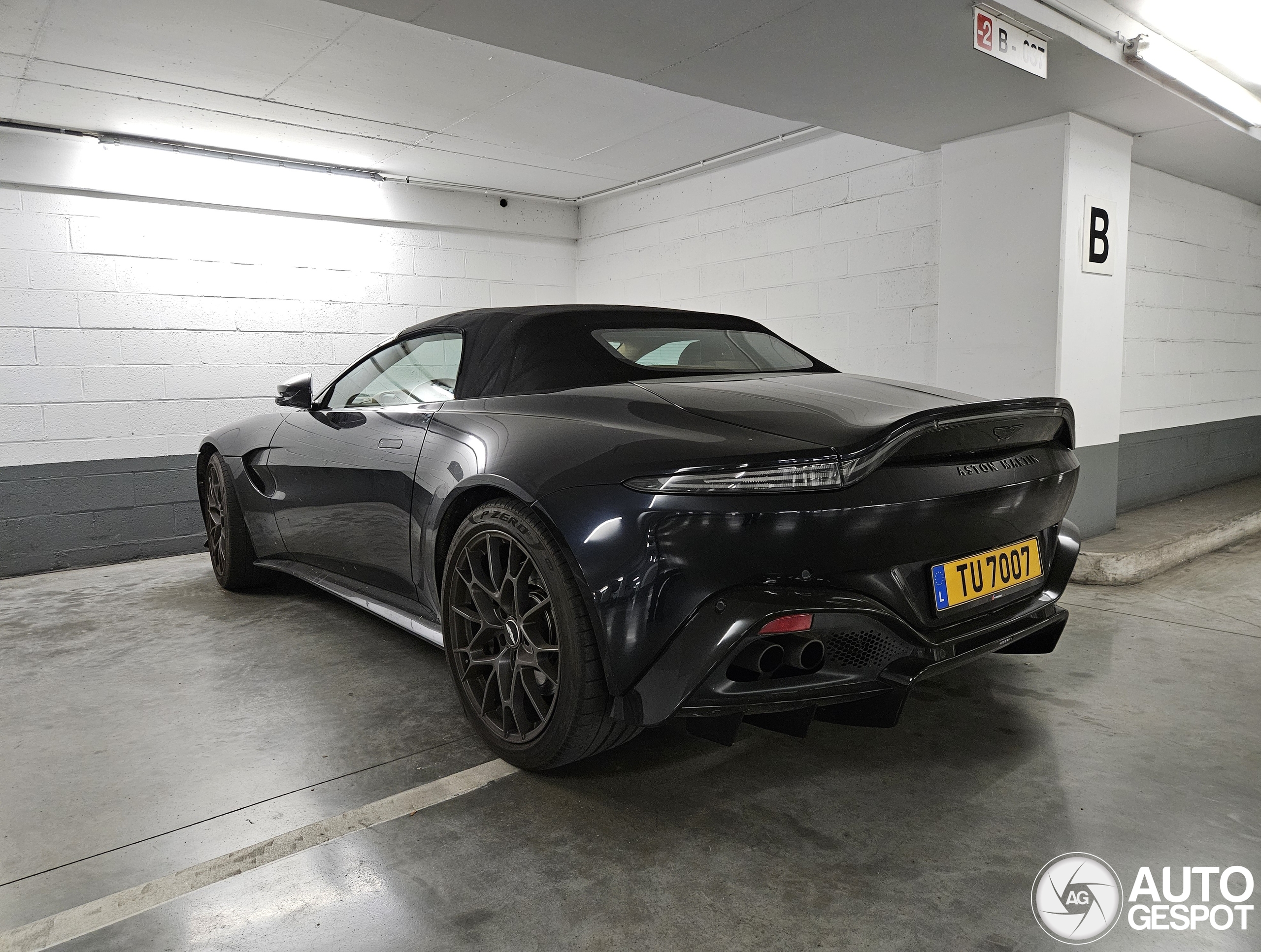 Aston Martin V8 Vantage Roadster 2020 - 28 June 2024 - Autogespot