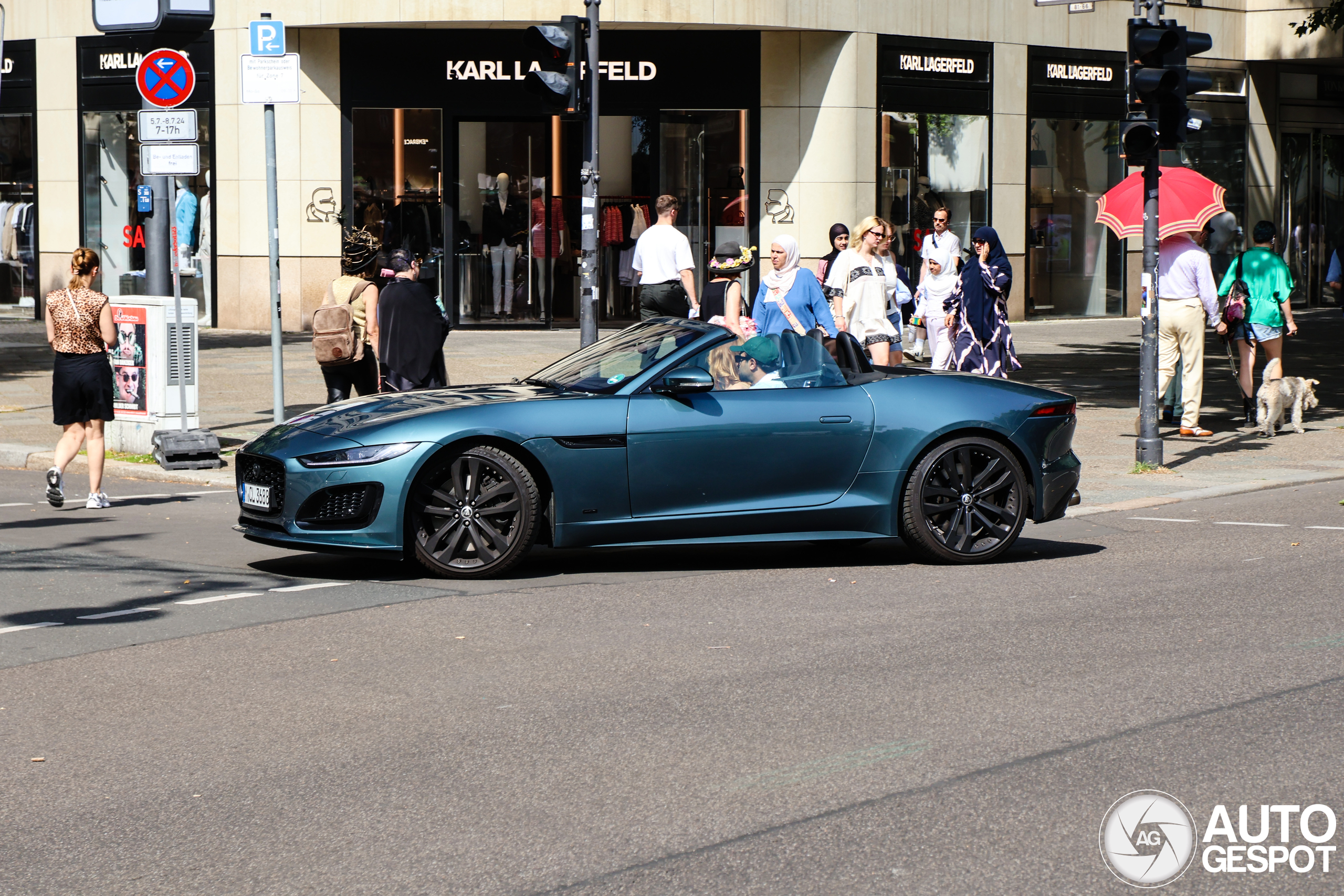 Jaguar F-TYPE P450 75 Convertible