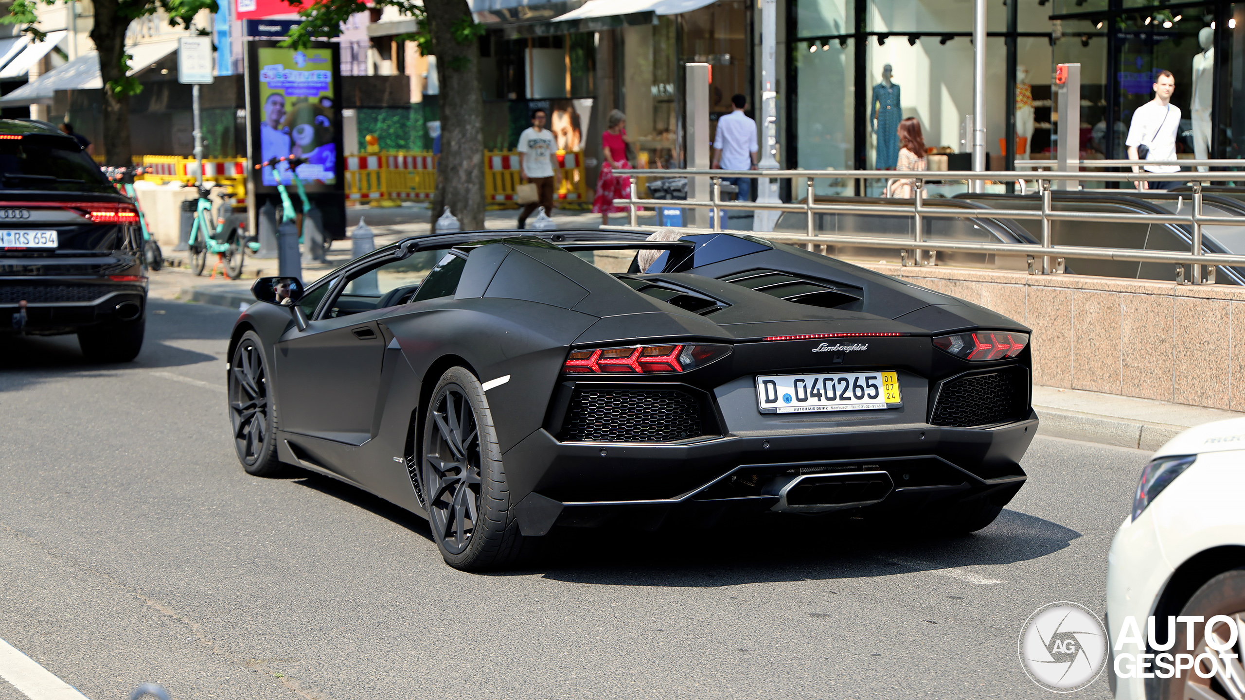 Lamborghini Aventador LP700-4 Roadster