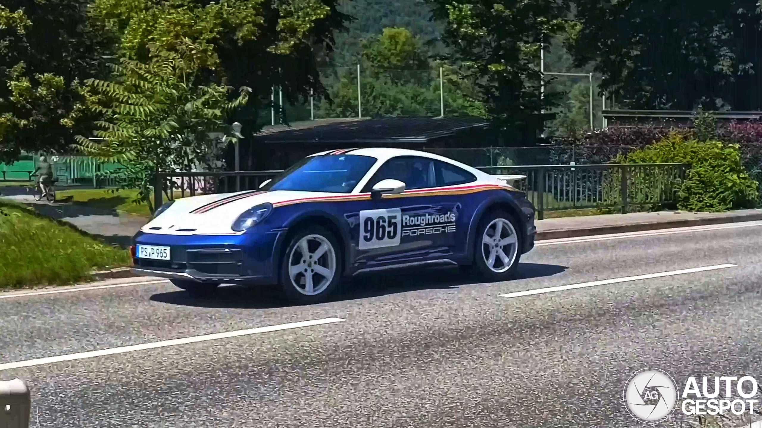 Porsche 992 Dakar