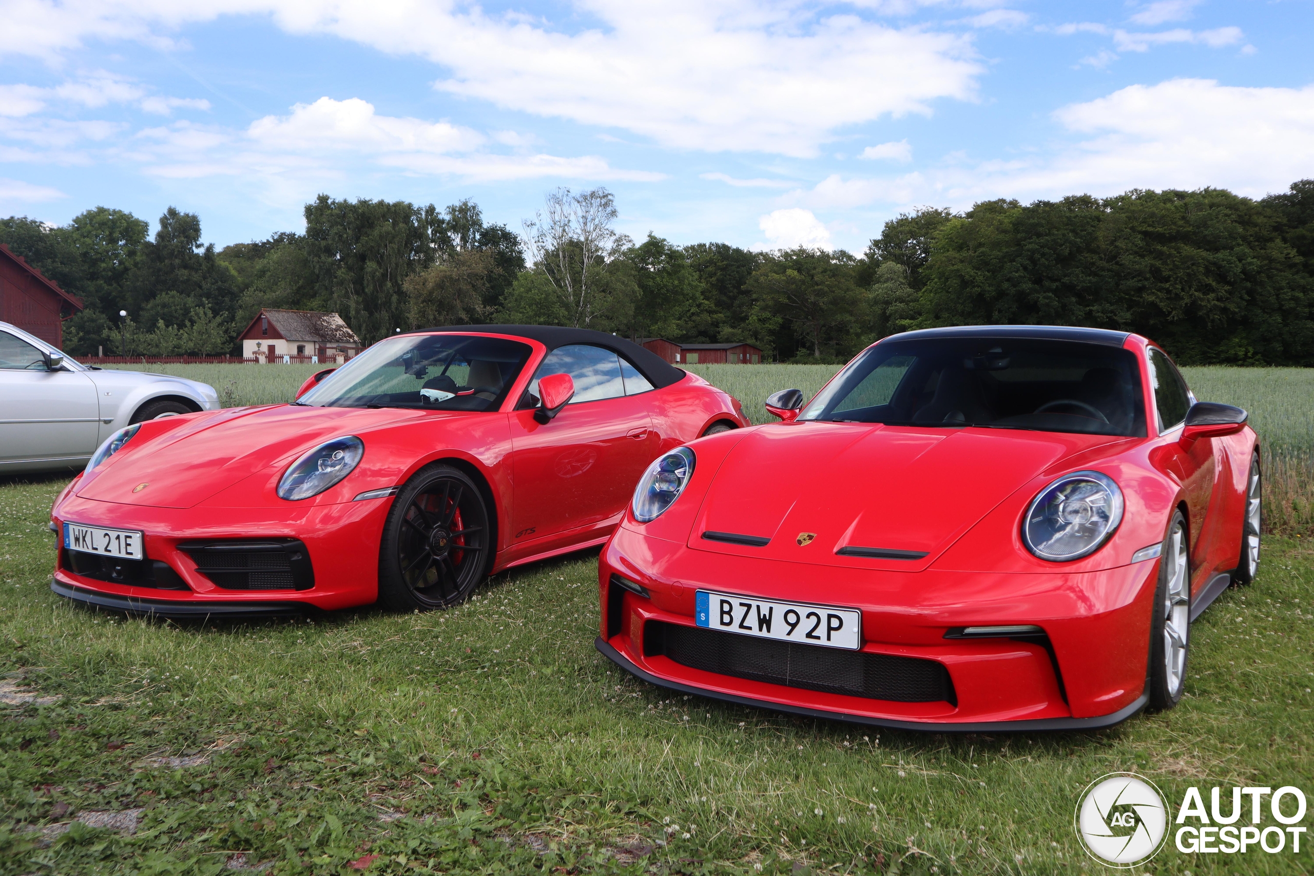 Porsche 992 GT3 Touring