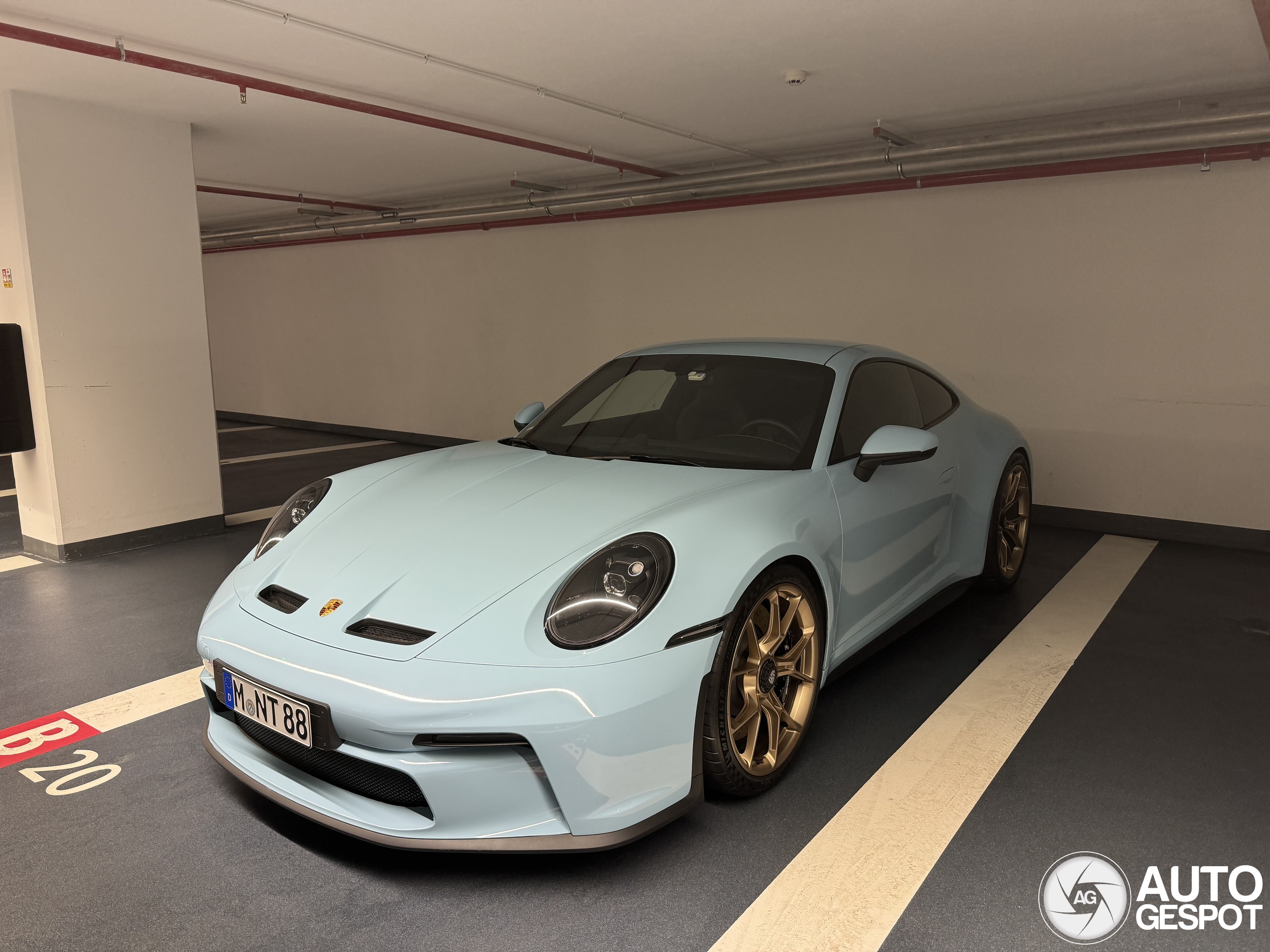 Porsche 992 GT3 Touring