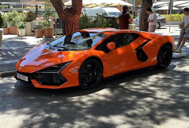 Lamborghini Revuelto