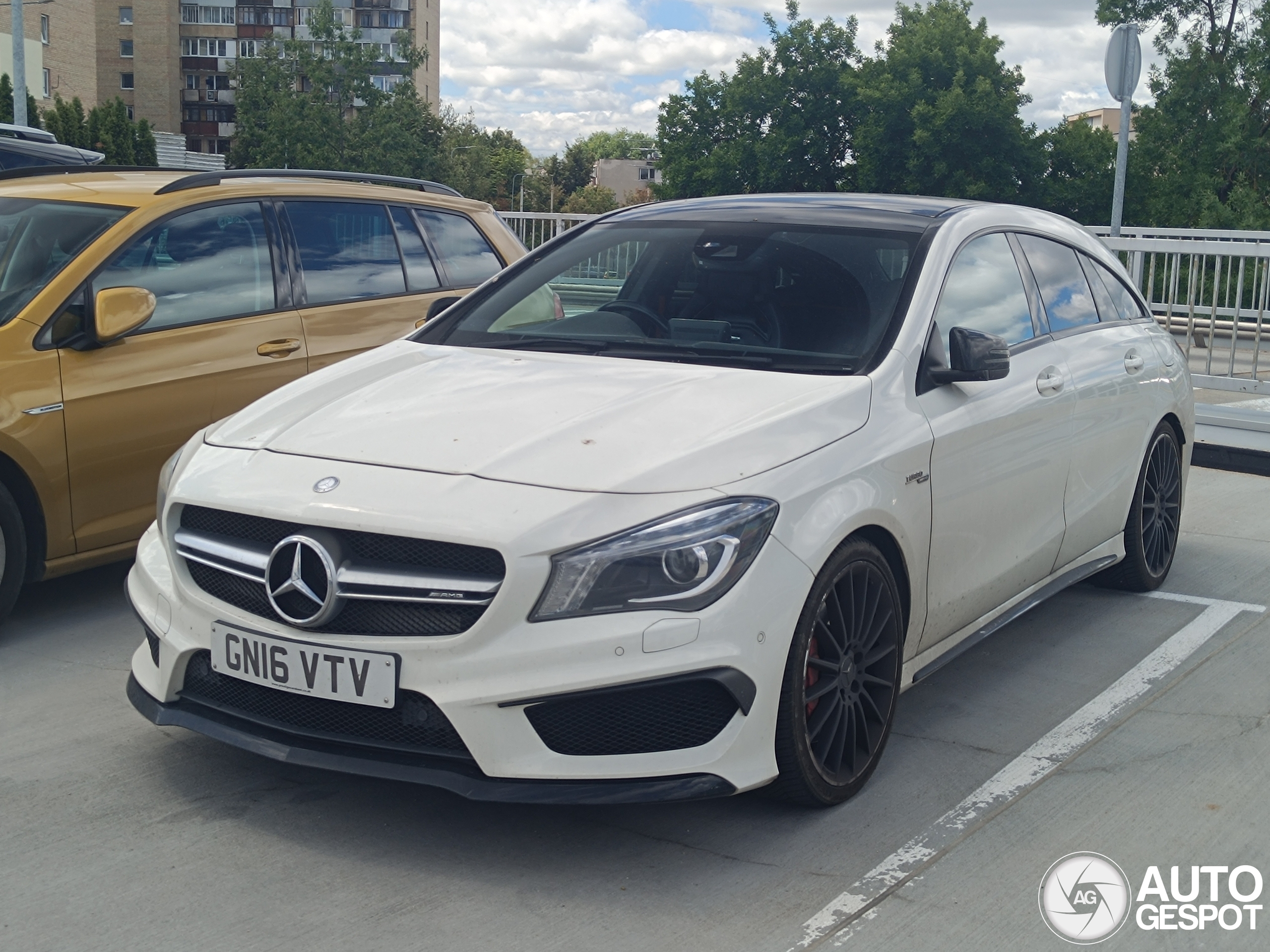 Mercedes-Benz CLA 45 AMG Shooting Brake