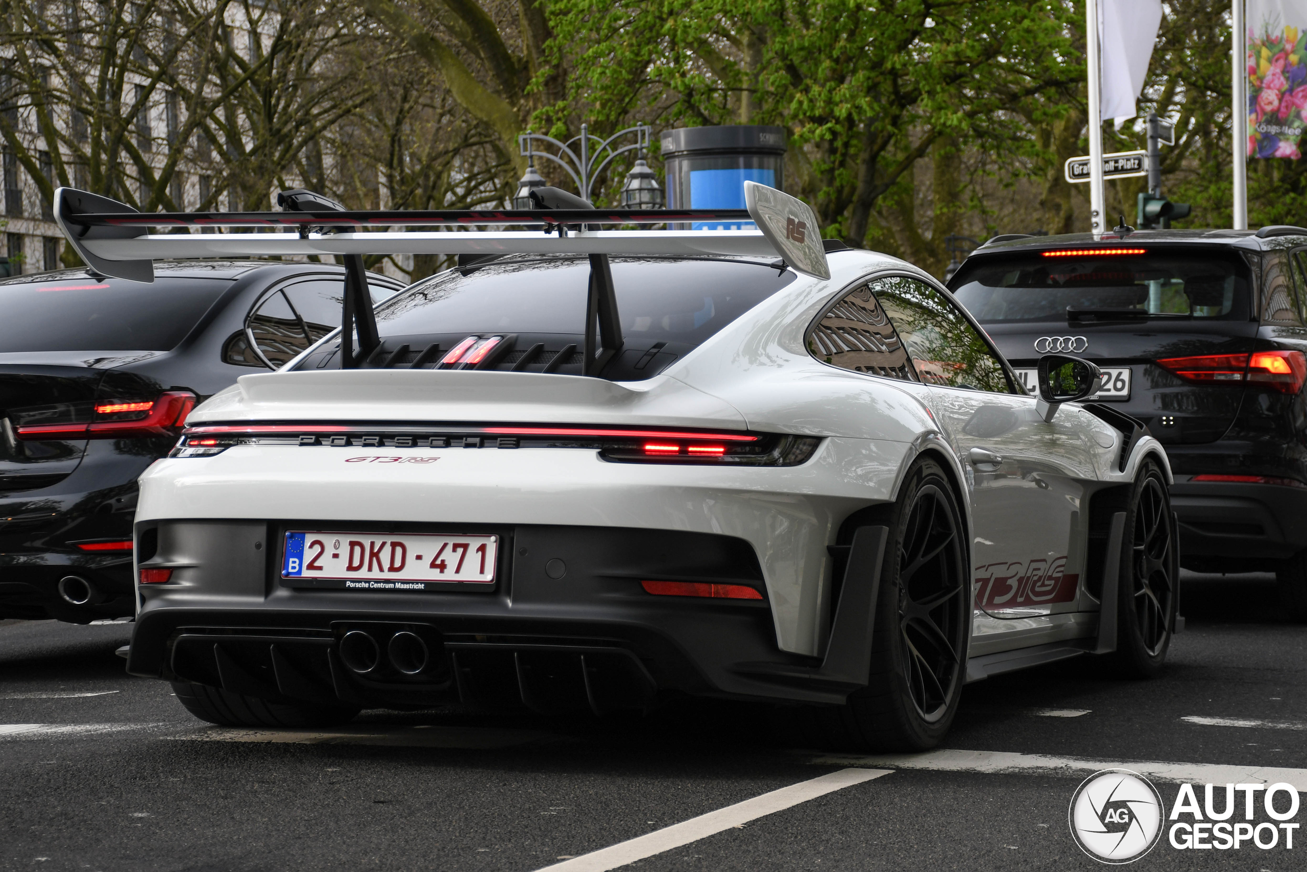 Porsche 992 GT3 RS Weissach Package