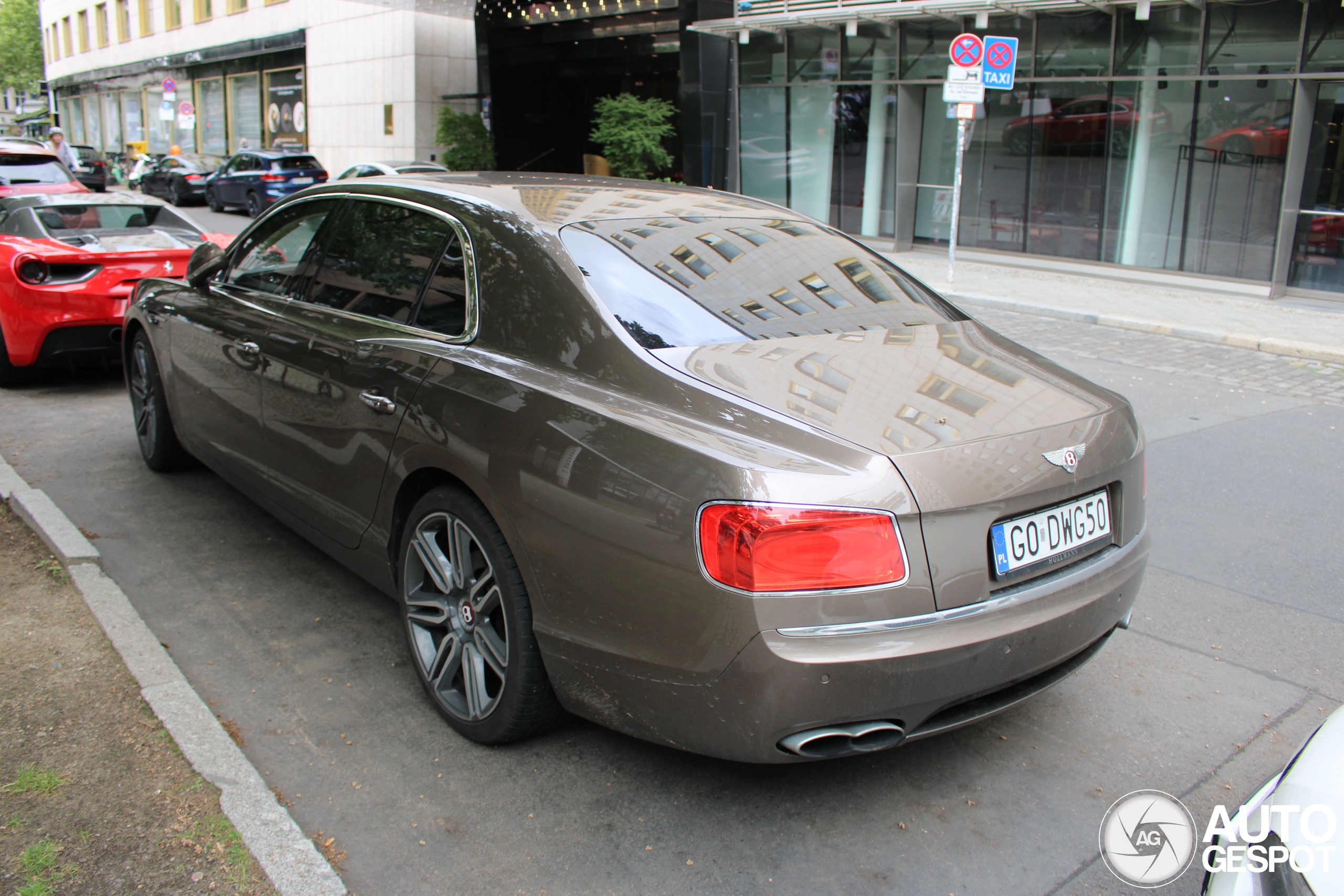 Bentley Flying Spur V8