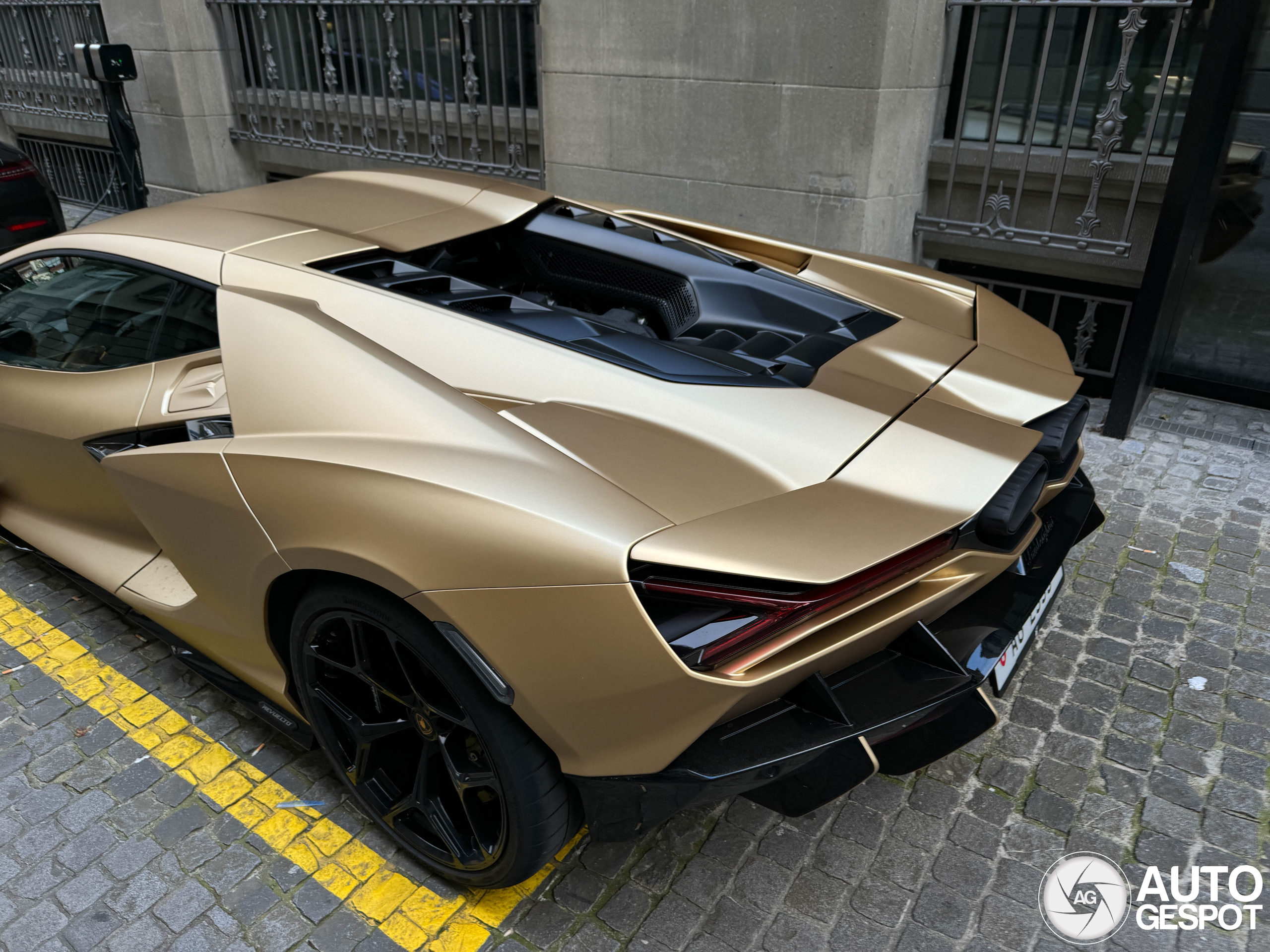 Battle of the bronze: Ferrari 12Cilindri vs Lamborghini Revuelto