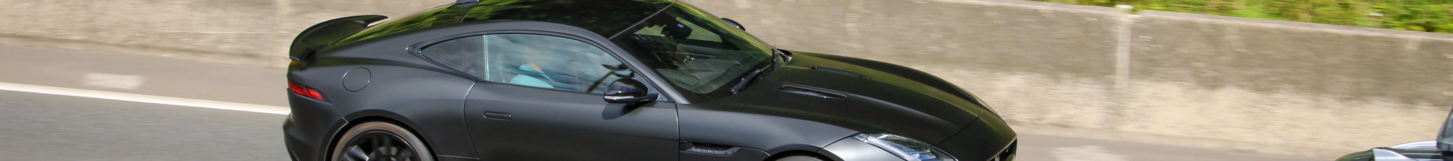 Jaguar F-TYPE P380 Coupé