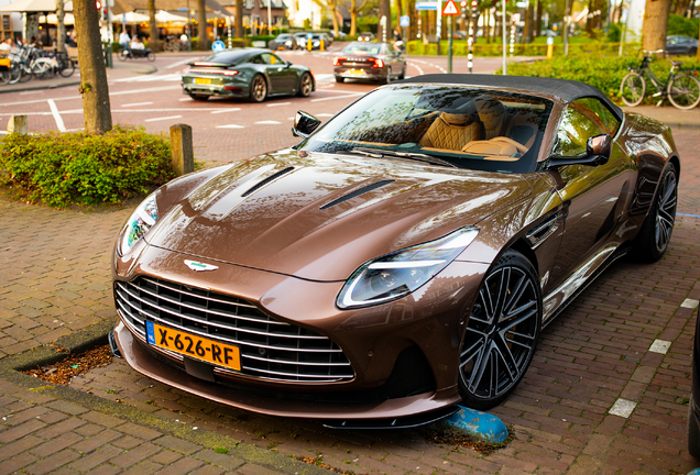 Aston Martin DB12 Volante