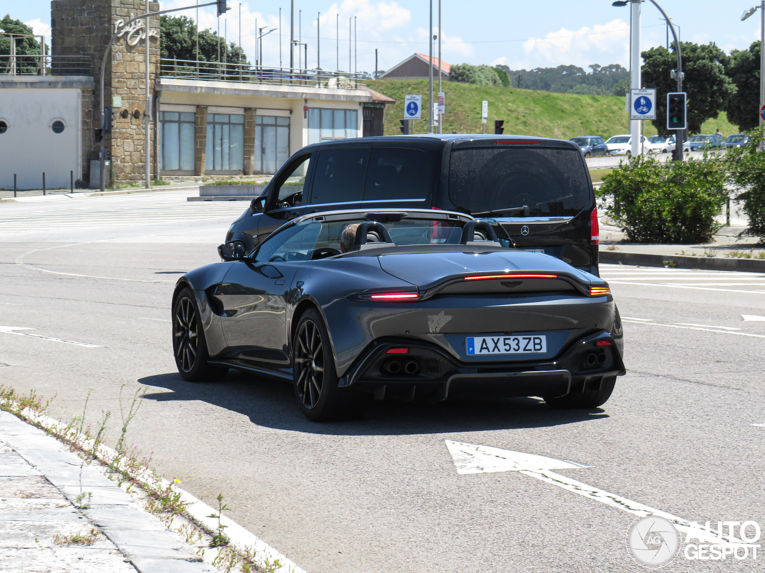 Aston Martin V8 Vantage Roadster 2020