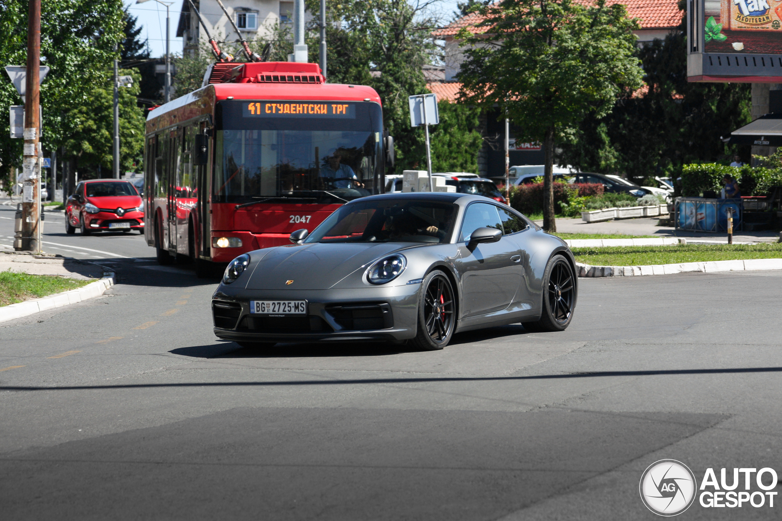 Porsche 992 Carrera 4 GTS