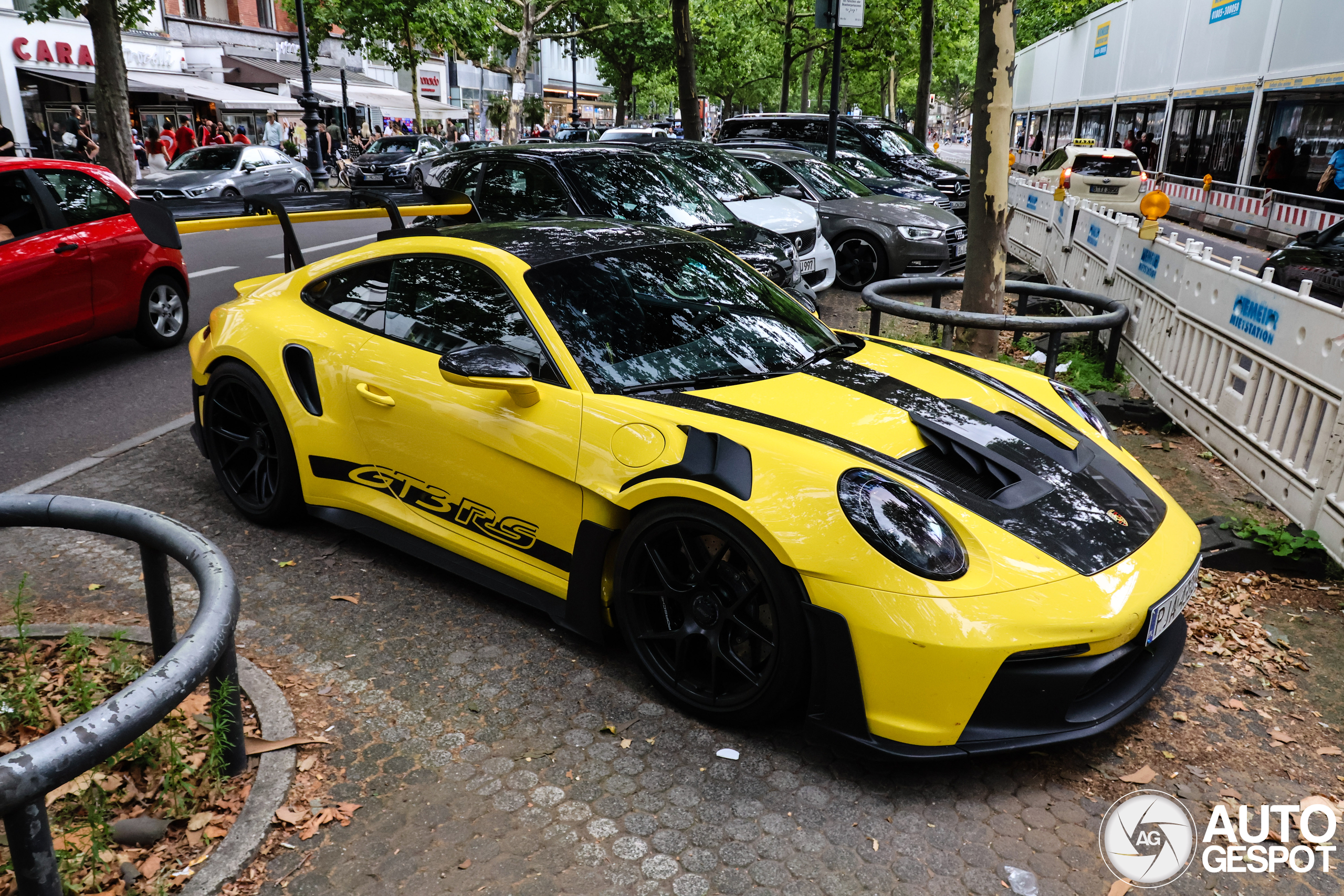 Porsche 992 GT3 RS Weissach Package