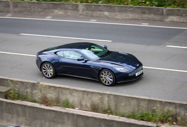 Aston Martin DB11 V8